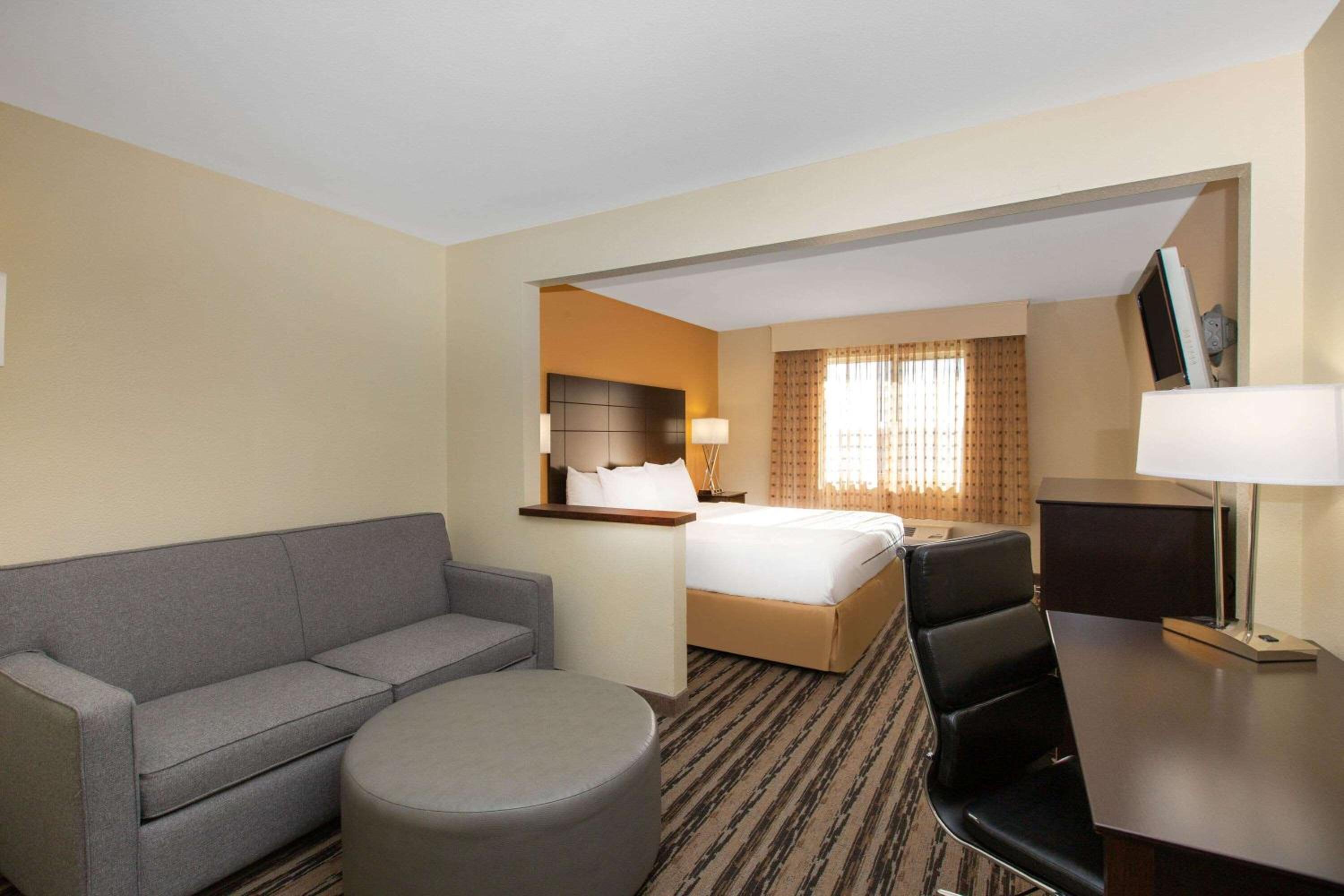 King Suite - Photo 1