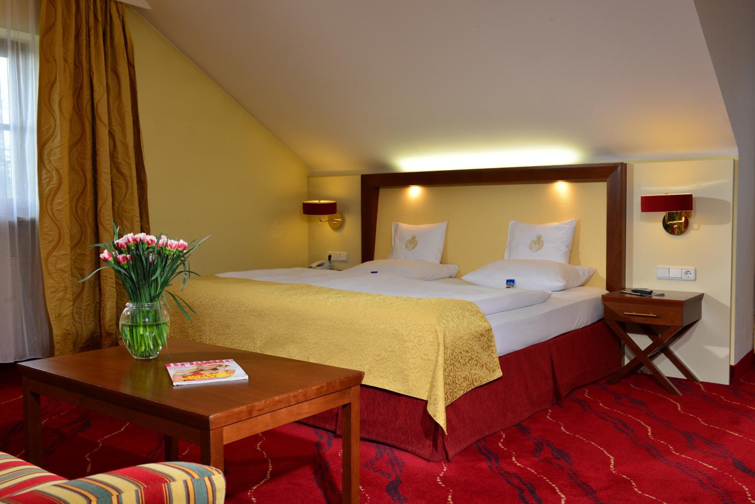 One-Bedroom King Suite with Sofa Bed - Photo 1