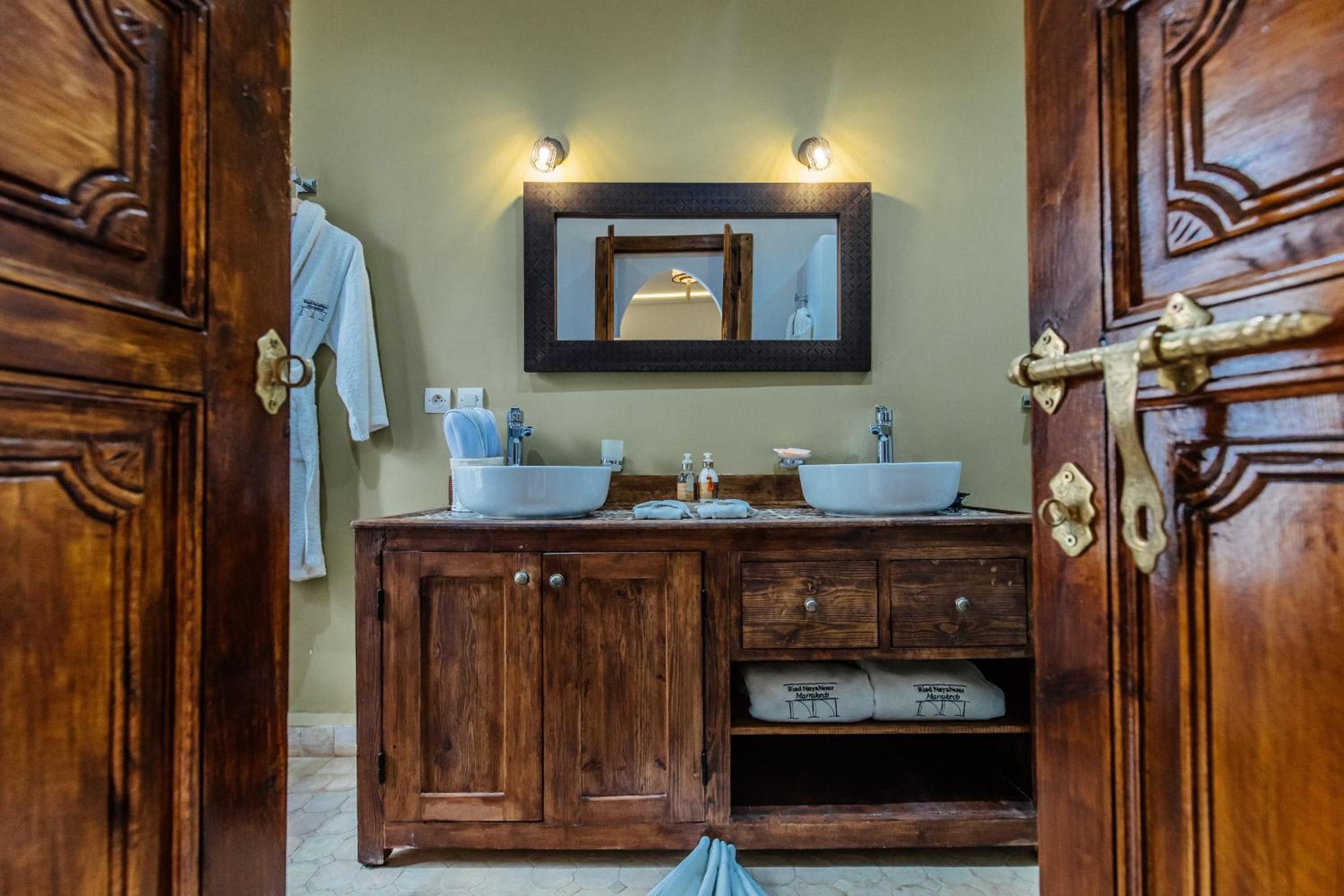 Deluxe Suite - Photo 3