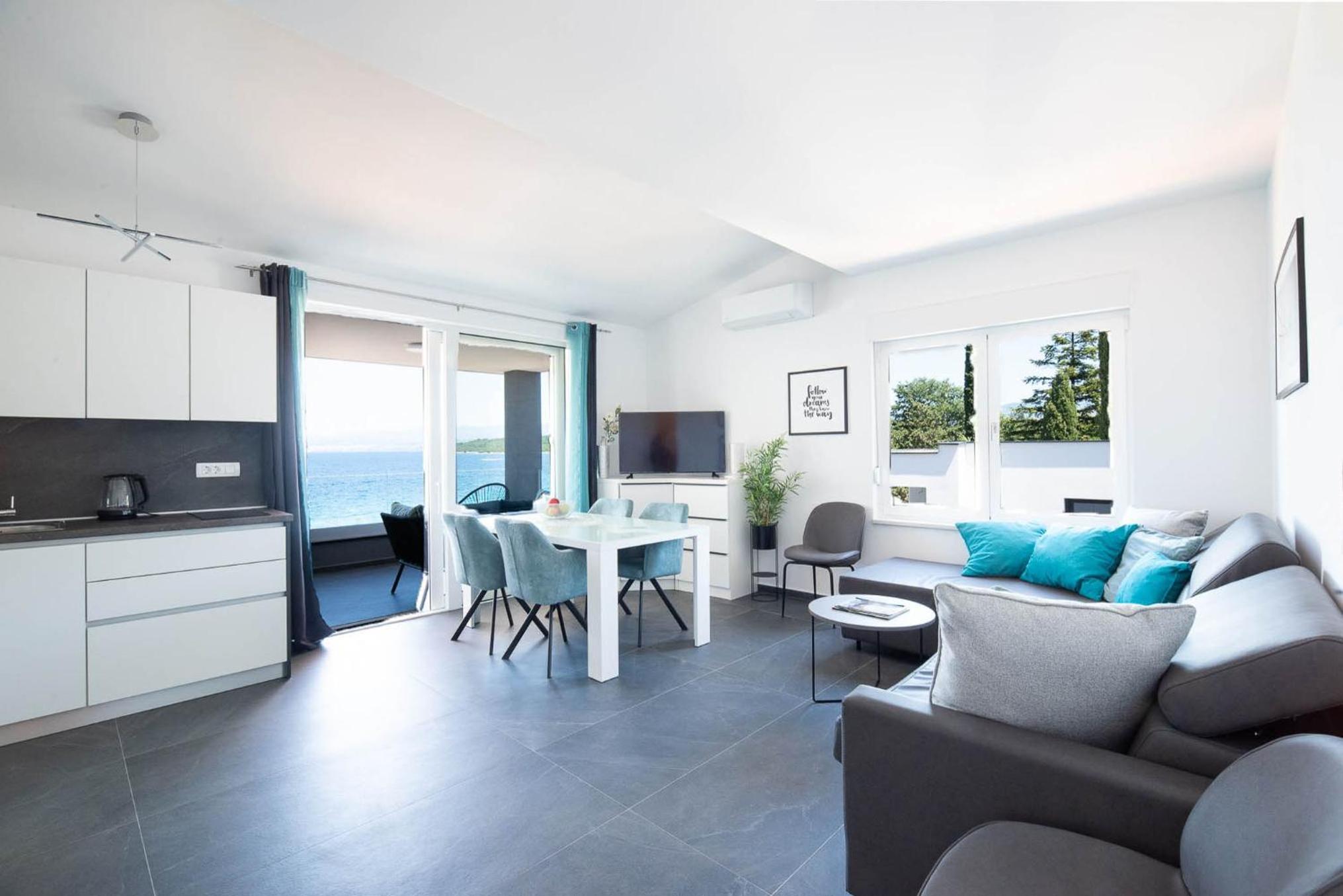 Apartment with Sea View