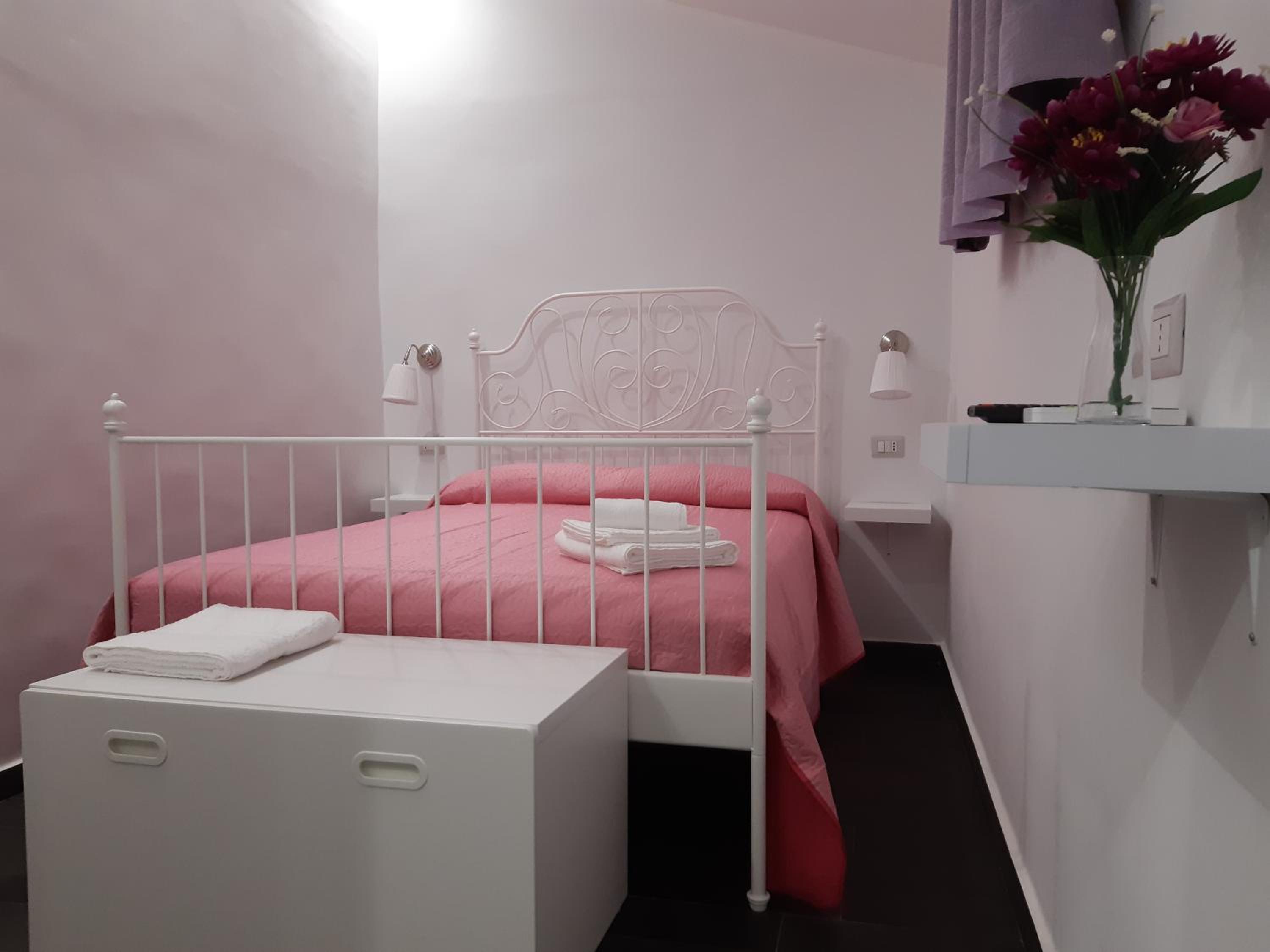 Two-Bedroom Apartment - Photo 31