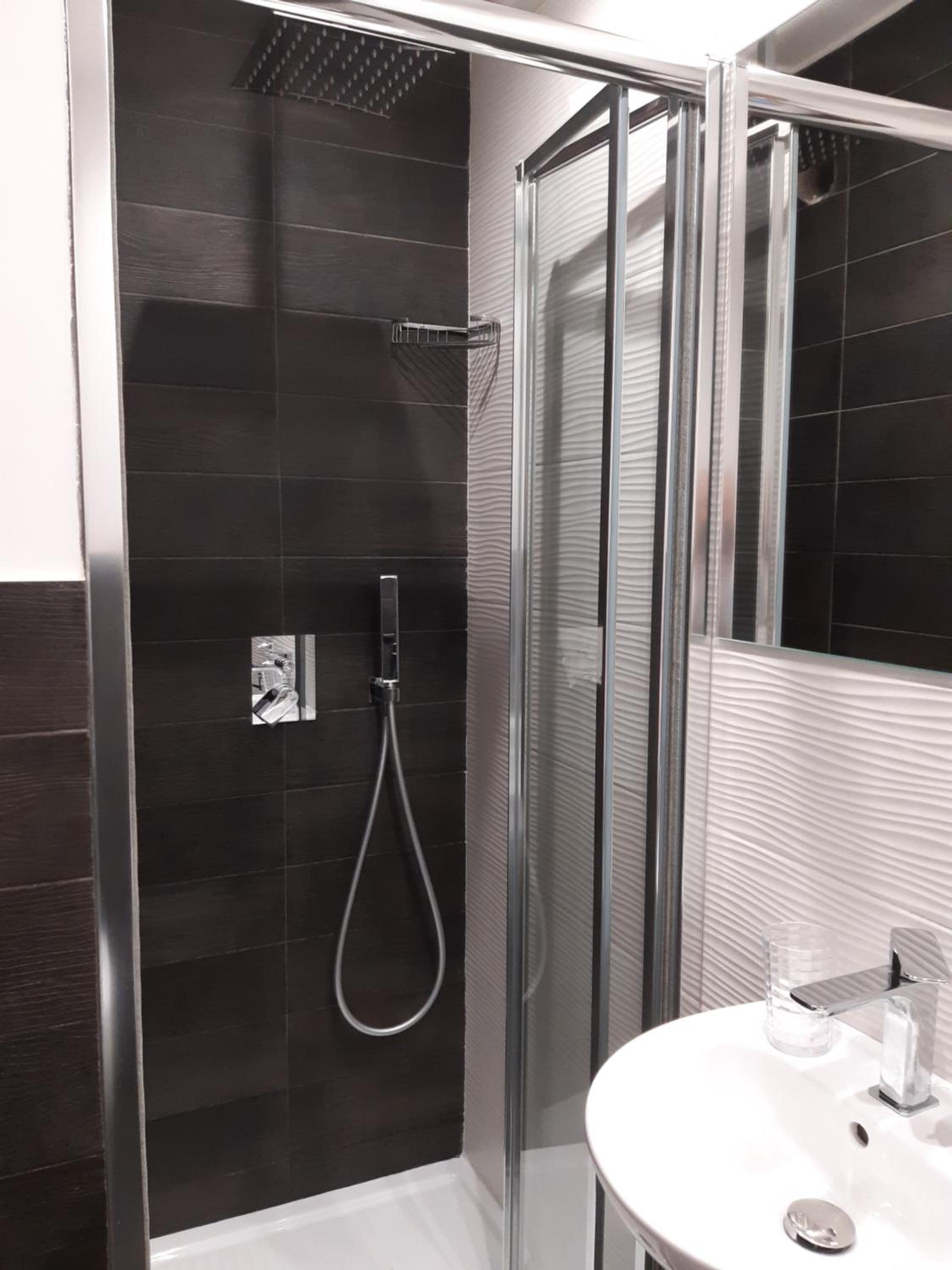 Two-Bedroom Apartment - Photo 6