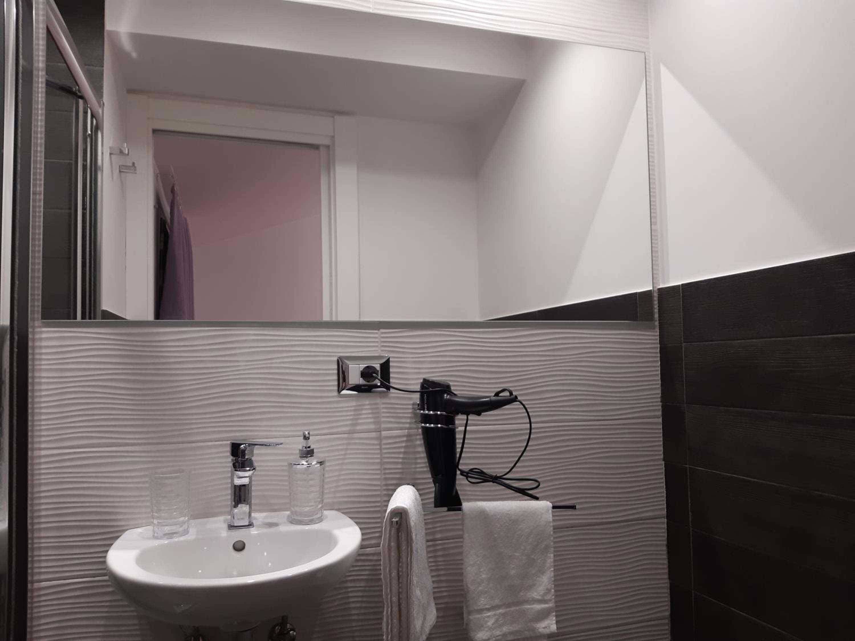 Two-Bedroom Apartment - Photo 8