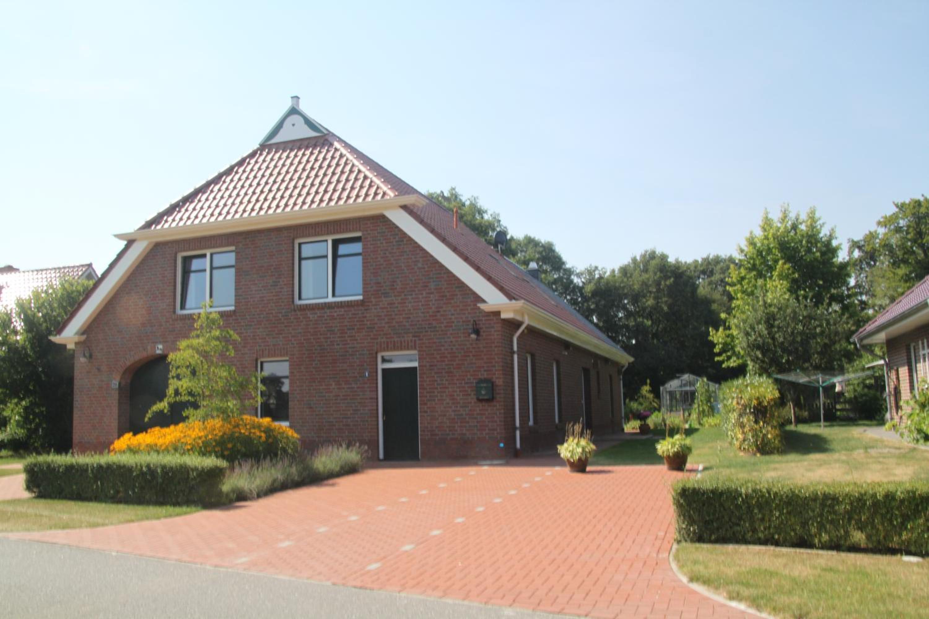 Three-Bedroom House photo 2