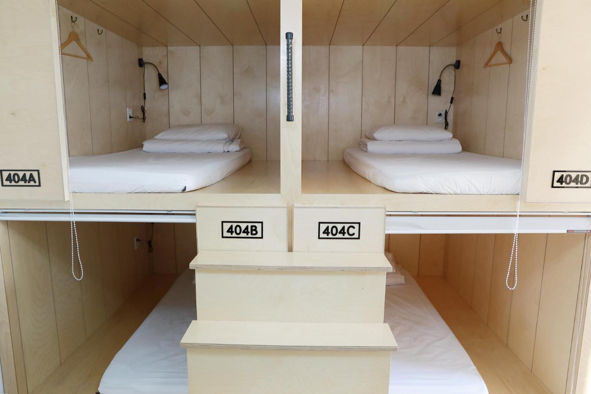 4-Bed Mixed Dormitory Room photo 2