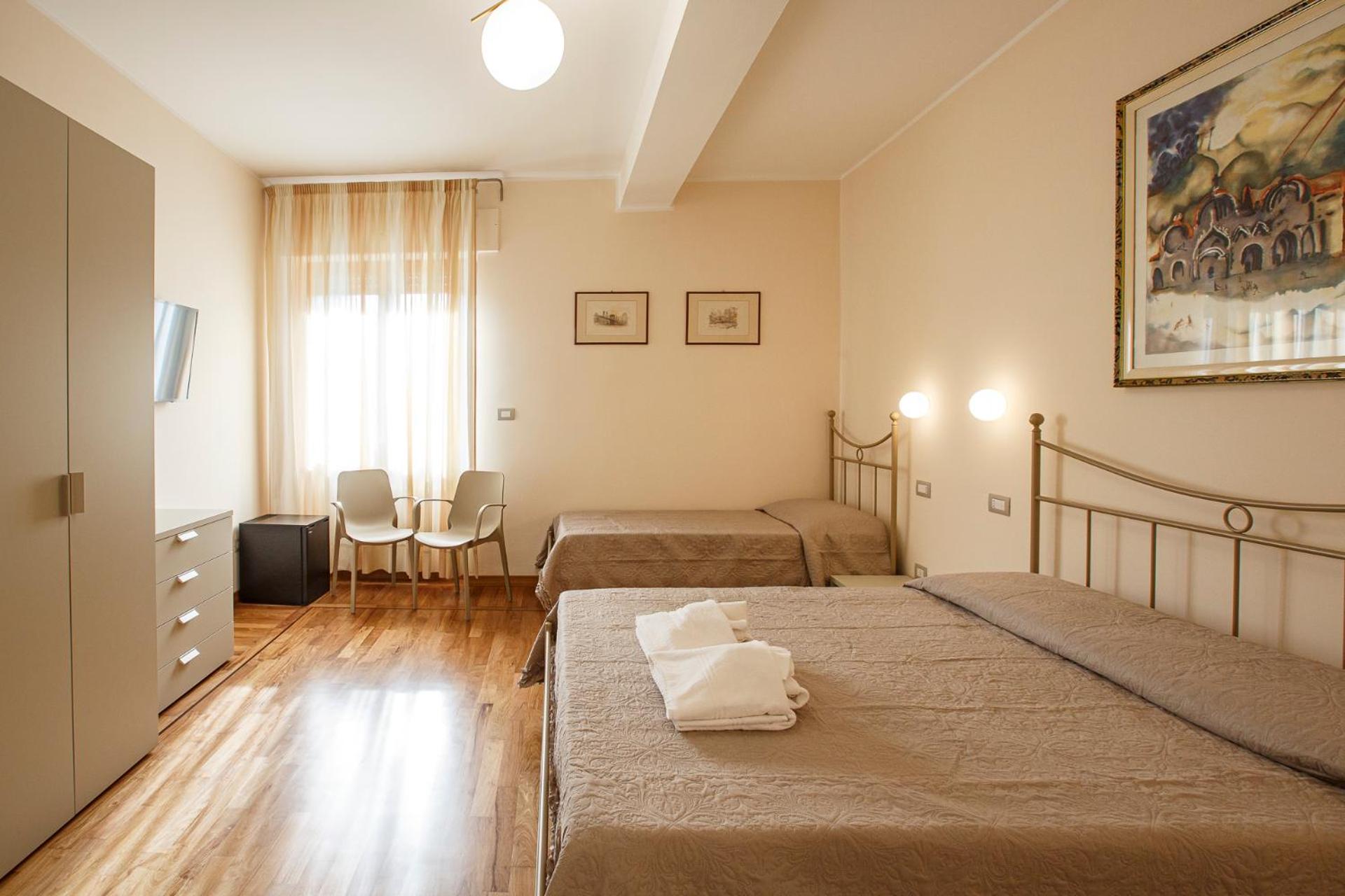 Deluxe Triple Room - Photo 2