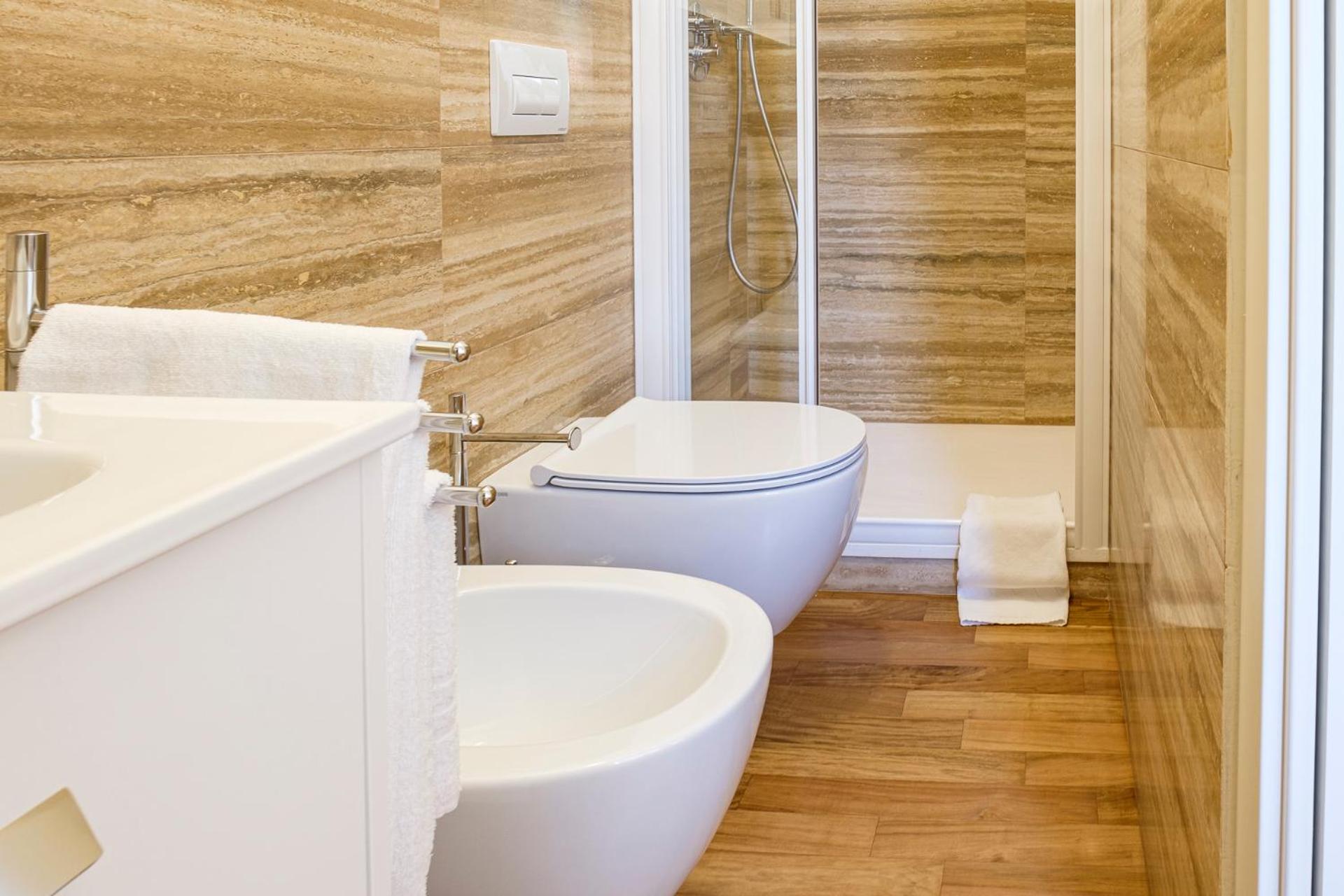 Double Room with Private Bathroom - Photo 5