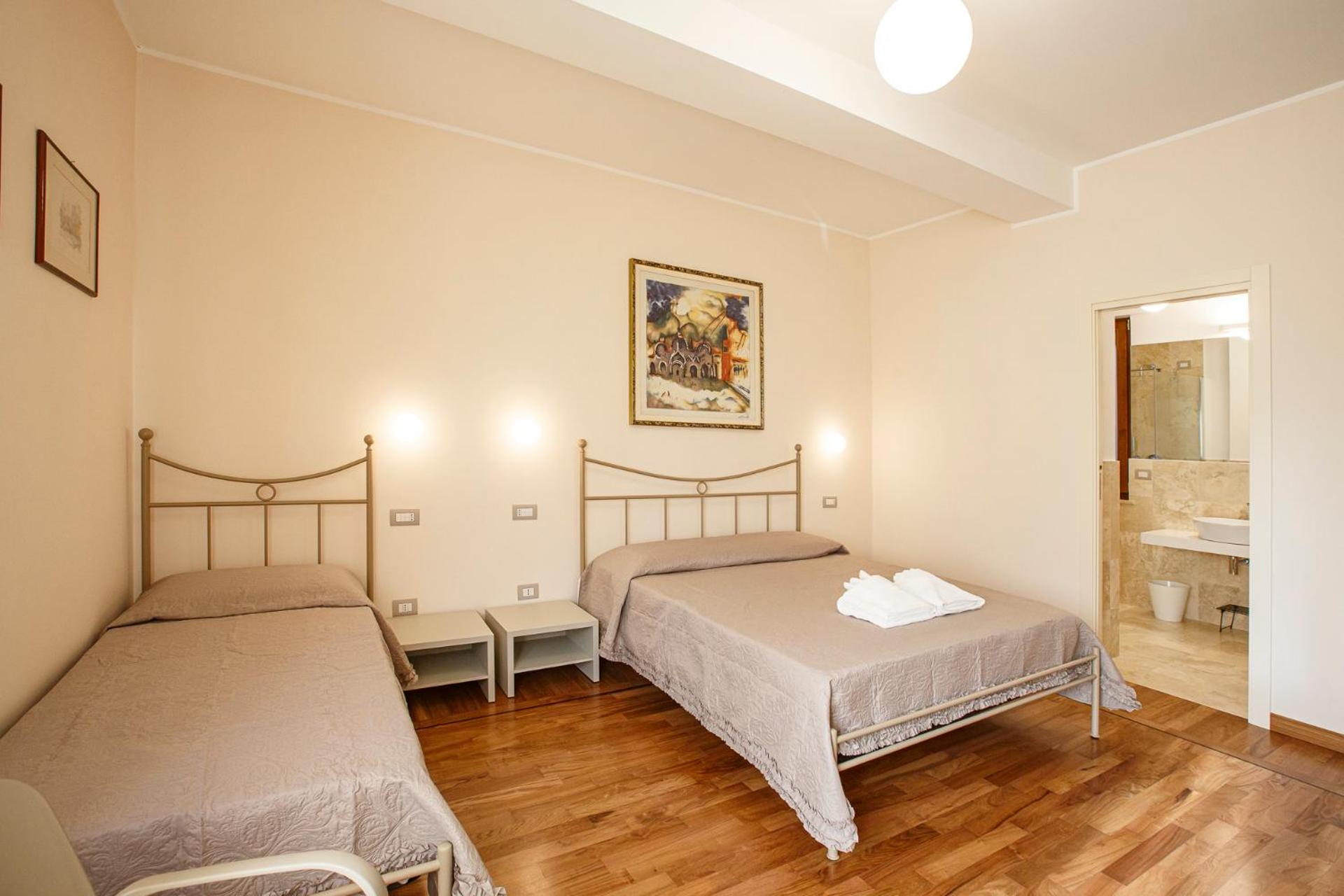 Deluxe Triple Room - Photo 1