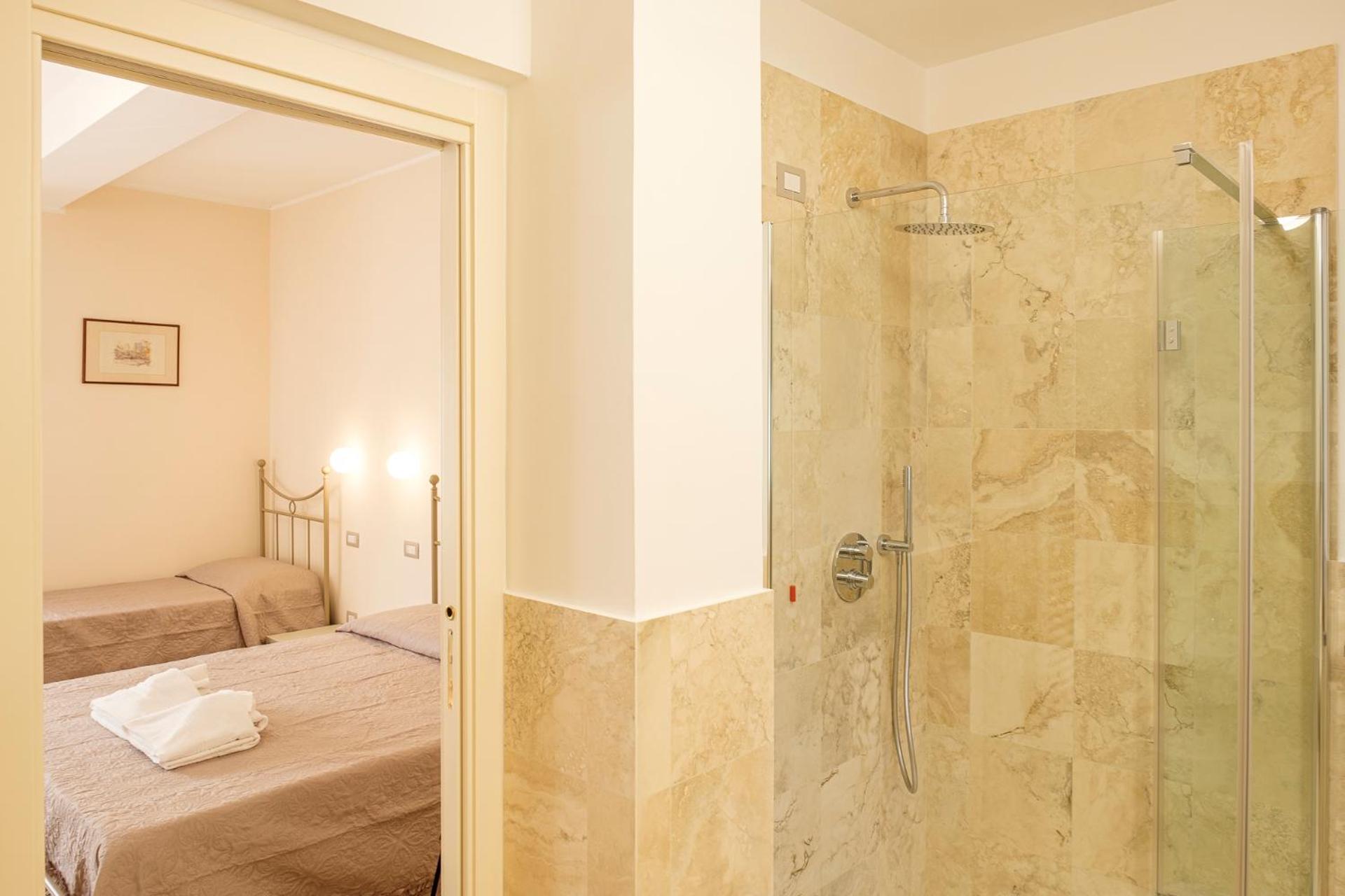 Deluxe Triple Room - Photo 4