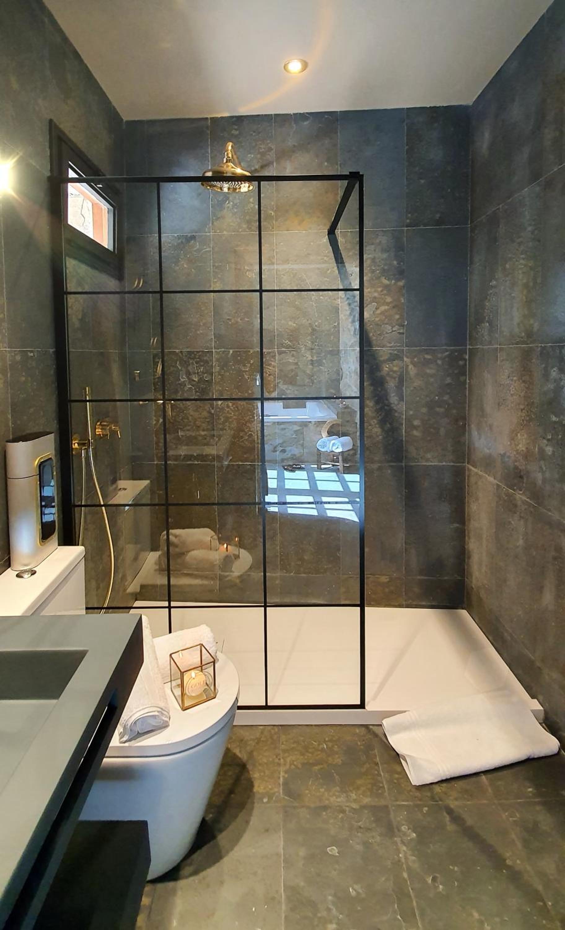 Deluxe Suite with Spa Bath, photo 7