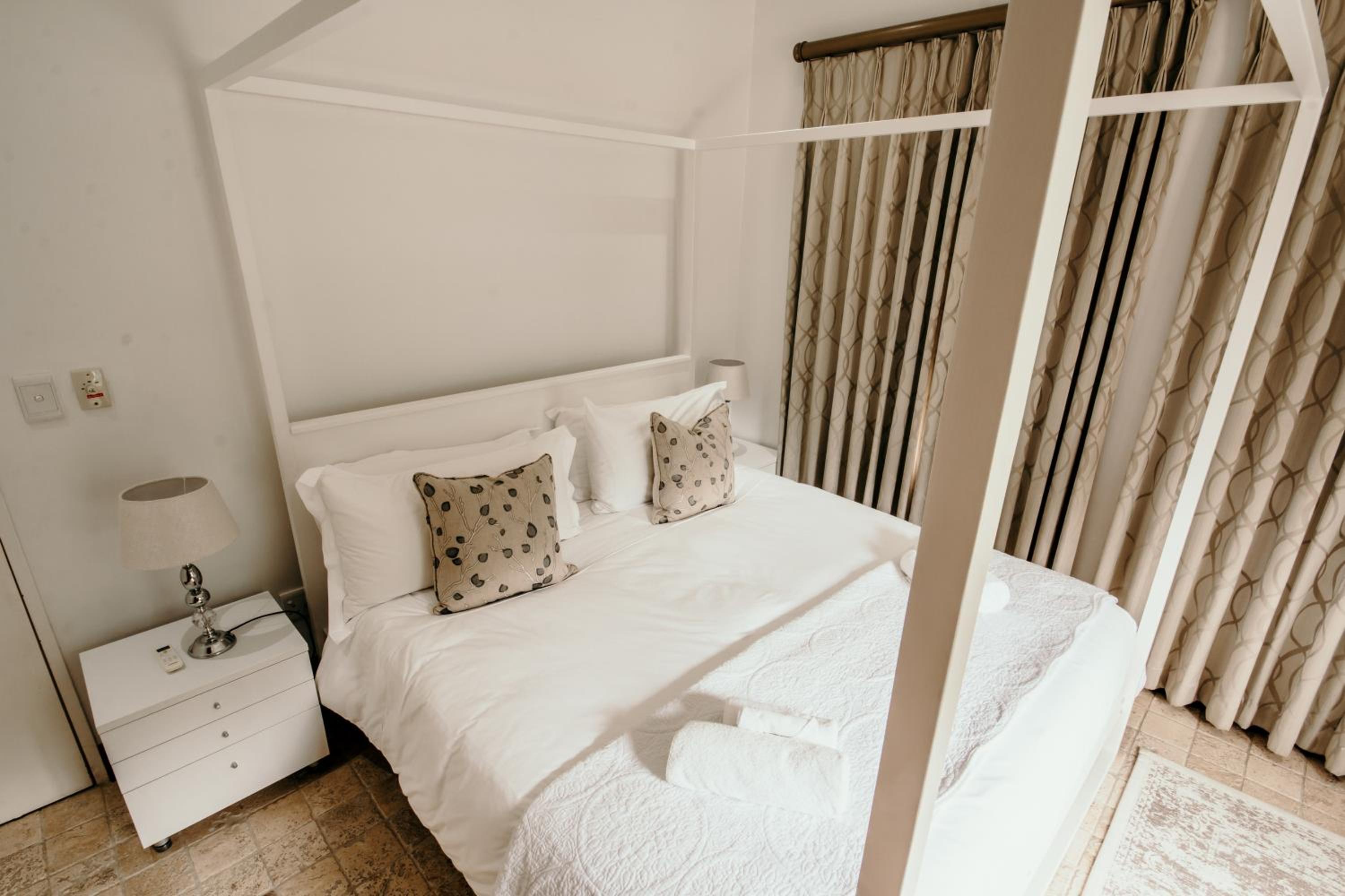 Junior Suite with Mountain View - Photo 8