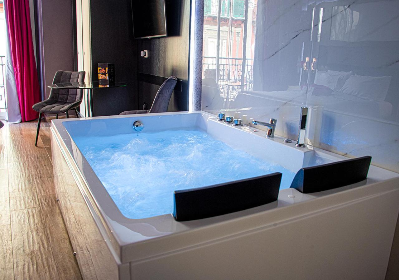 Double Room with Spa Bath photo 3