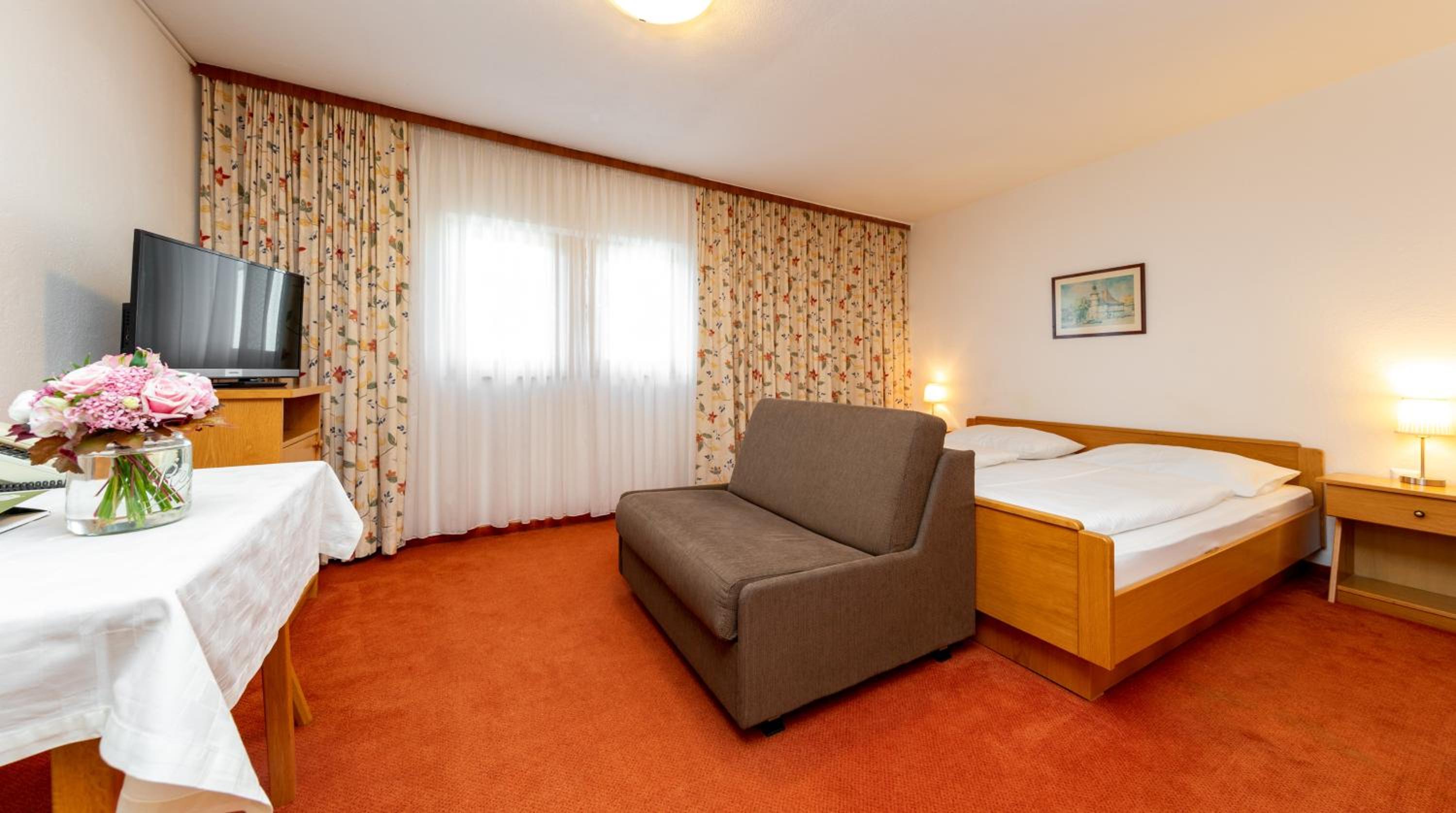 Single Room with Balcony photo 2