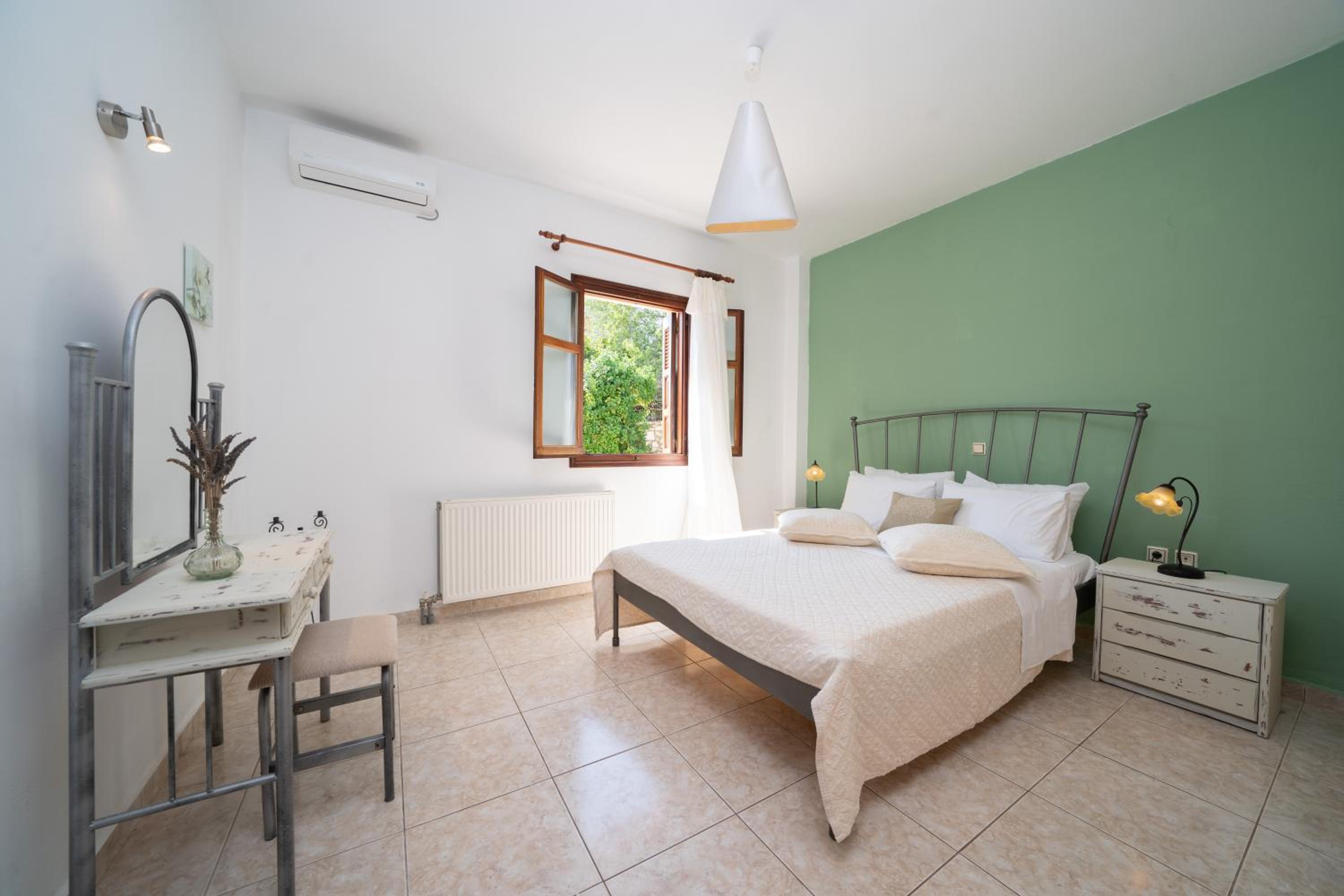 Three-Bedroom Villa photo 1