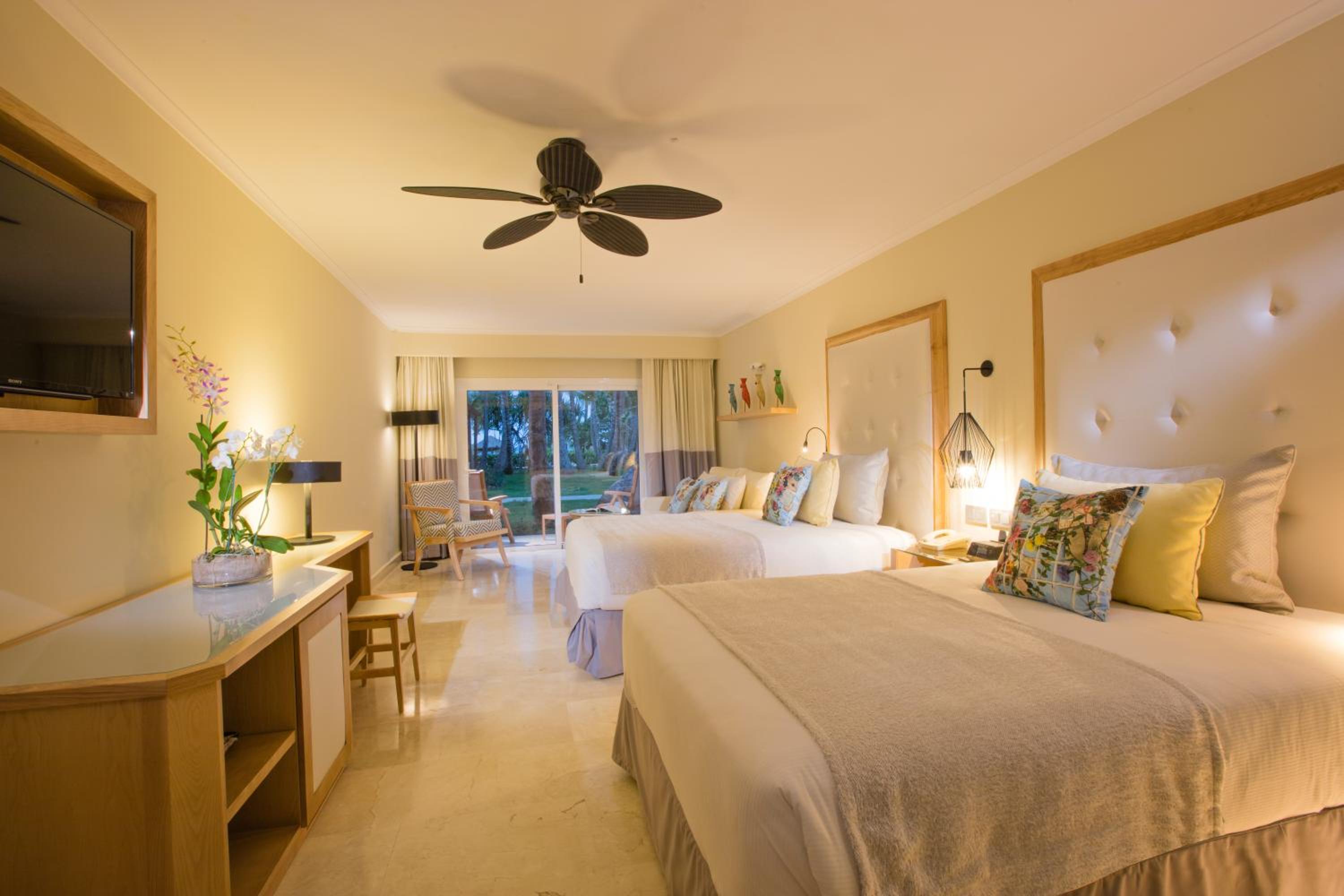 Junior Suite Beachside - Photo 1