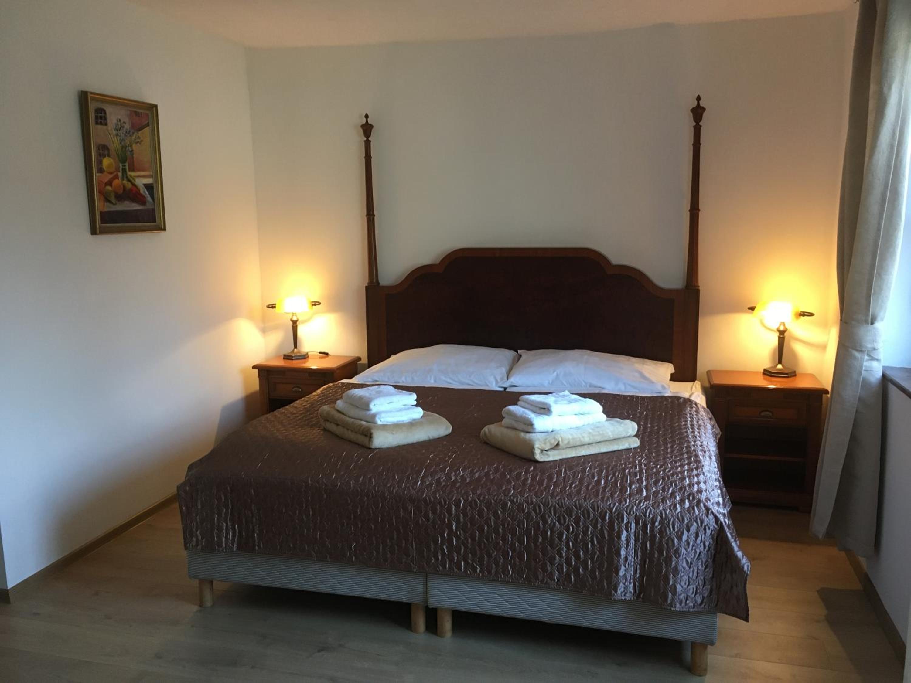 Quadruple Room with Bathroom - Photo 4