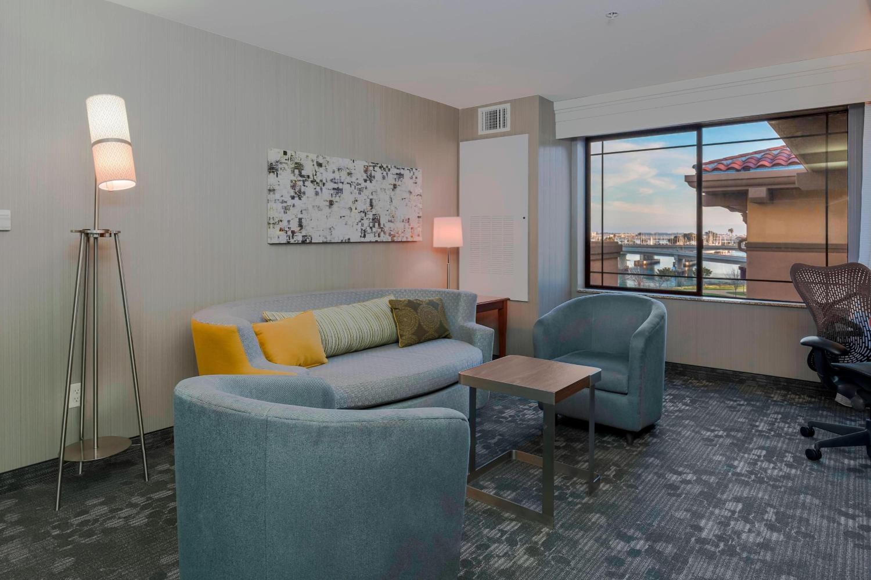 One-Bedroom King Suite with Wet Bar and Roll-In Shower - Mobility Access/Hearing Accessible photo 2