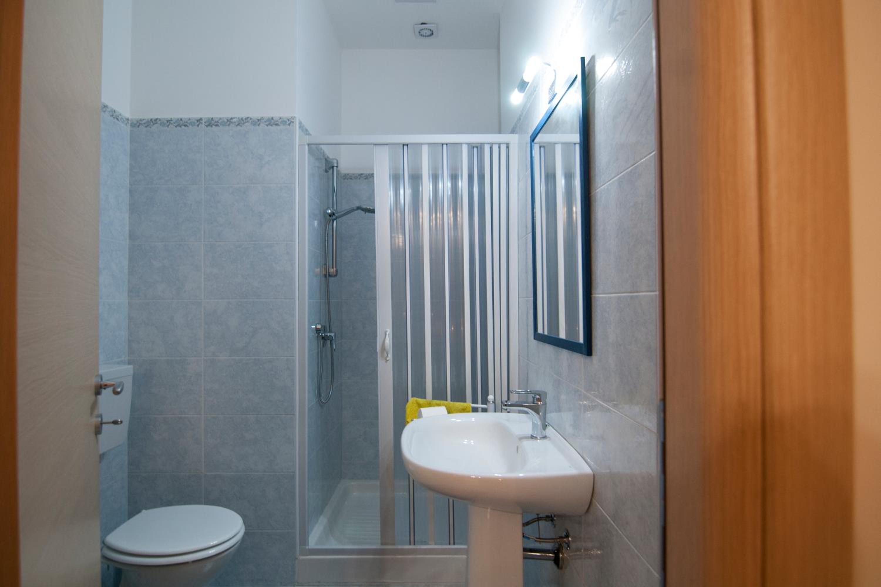 Double Room - Photo 3