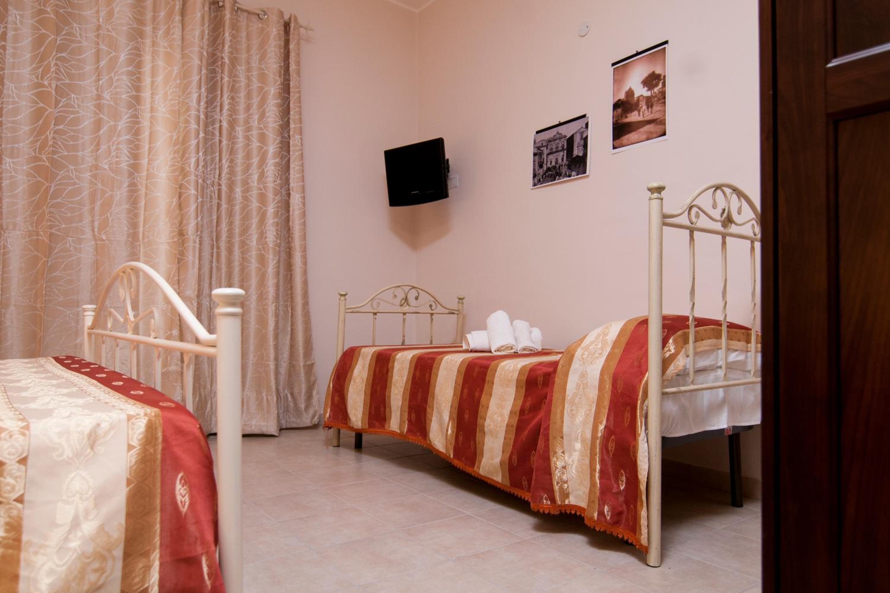 Double Room - Photo 1