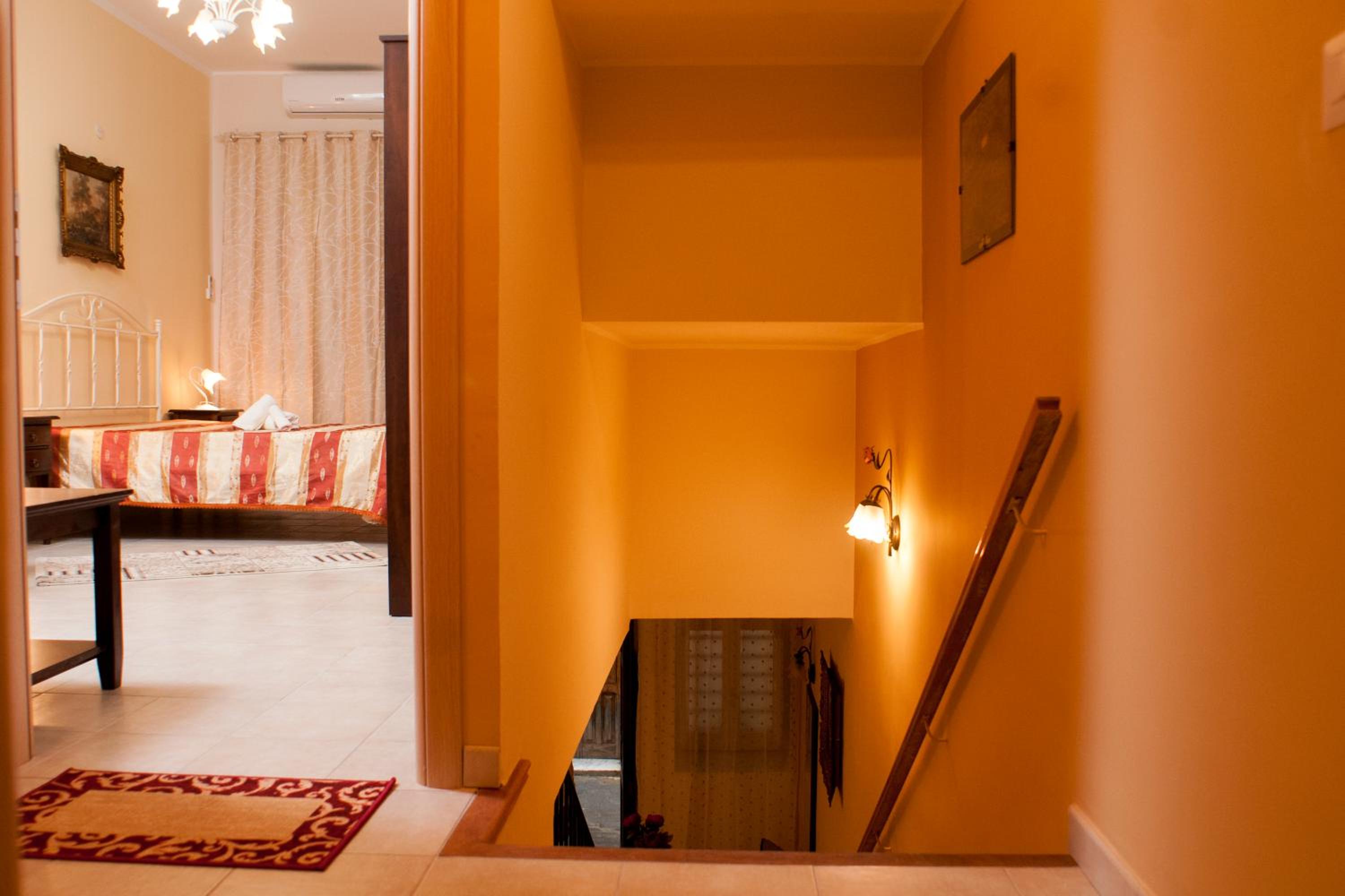 Double Room - Photo 10