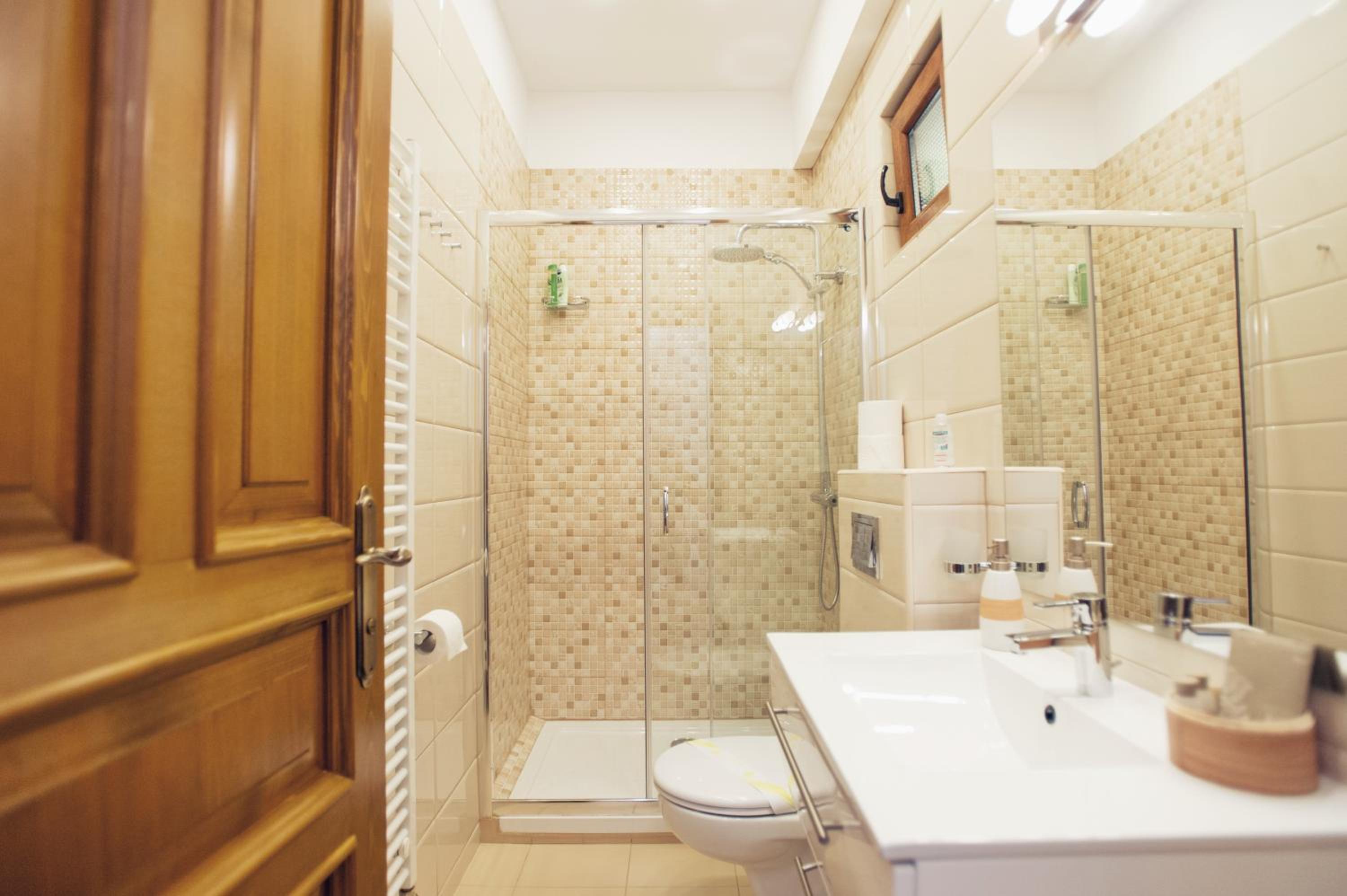 Double Room - Photo 9