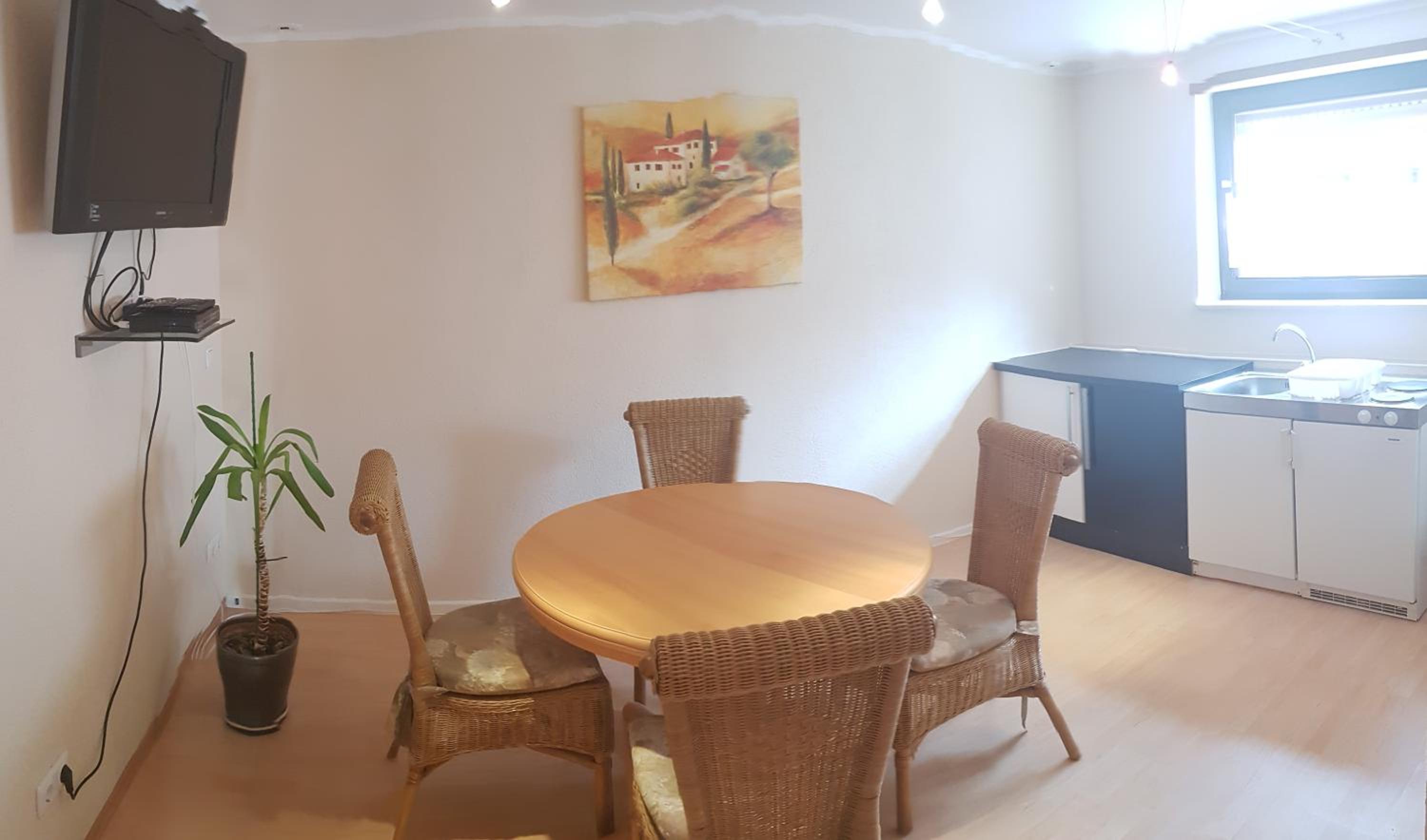 One-Bedroom Apartment photo 2