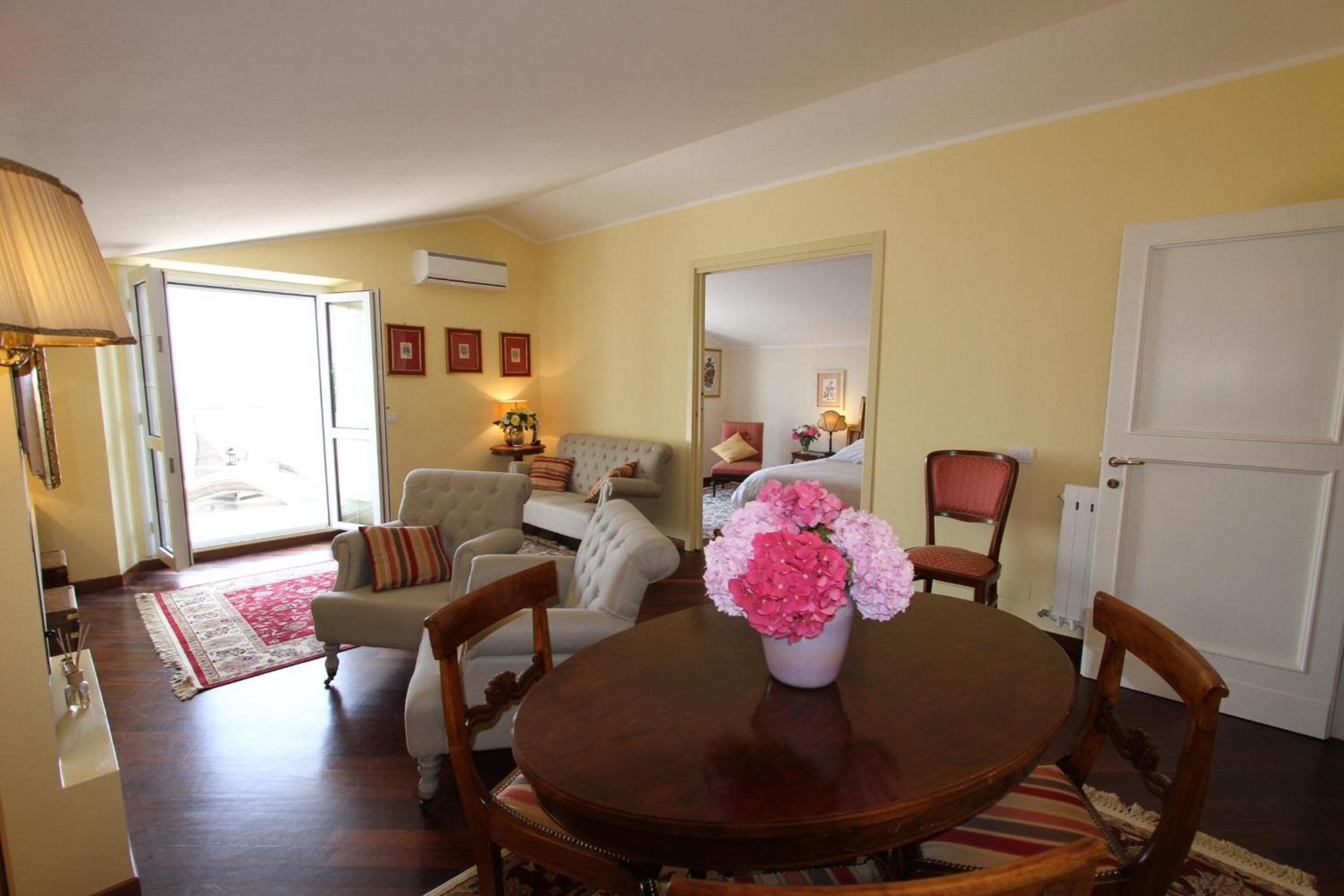 Superior One-Bedroom Apartment photo 1