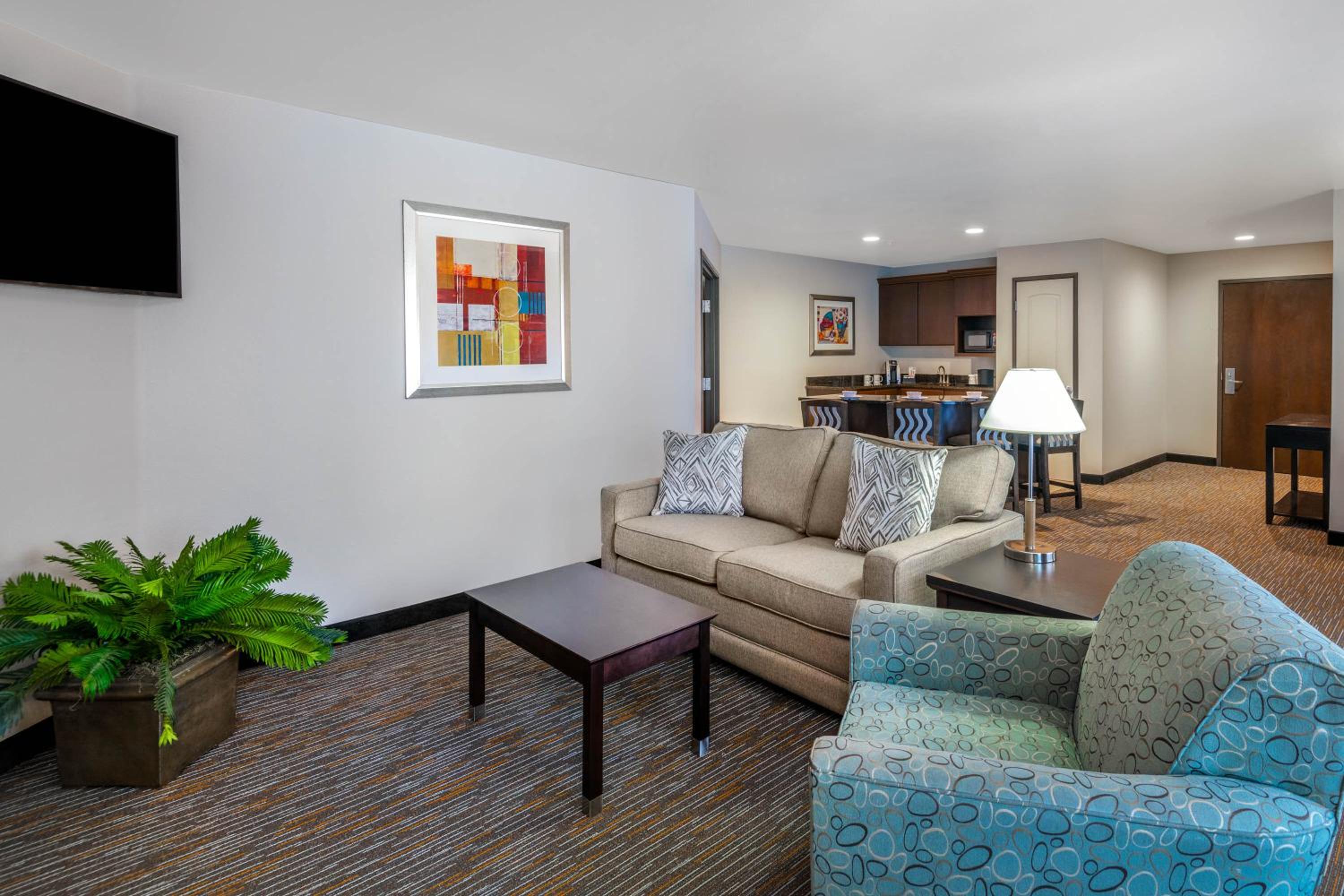 Executive King Suite - Non-Smoking - Photo 1