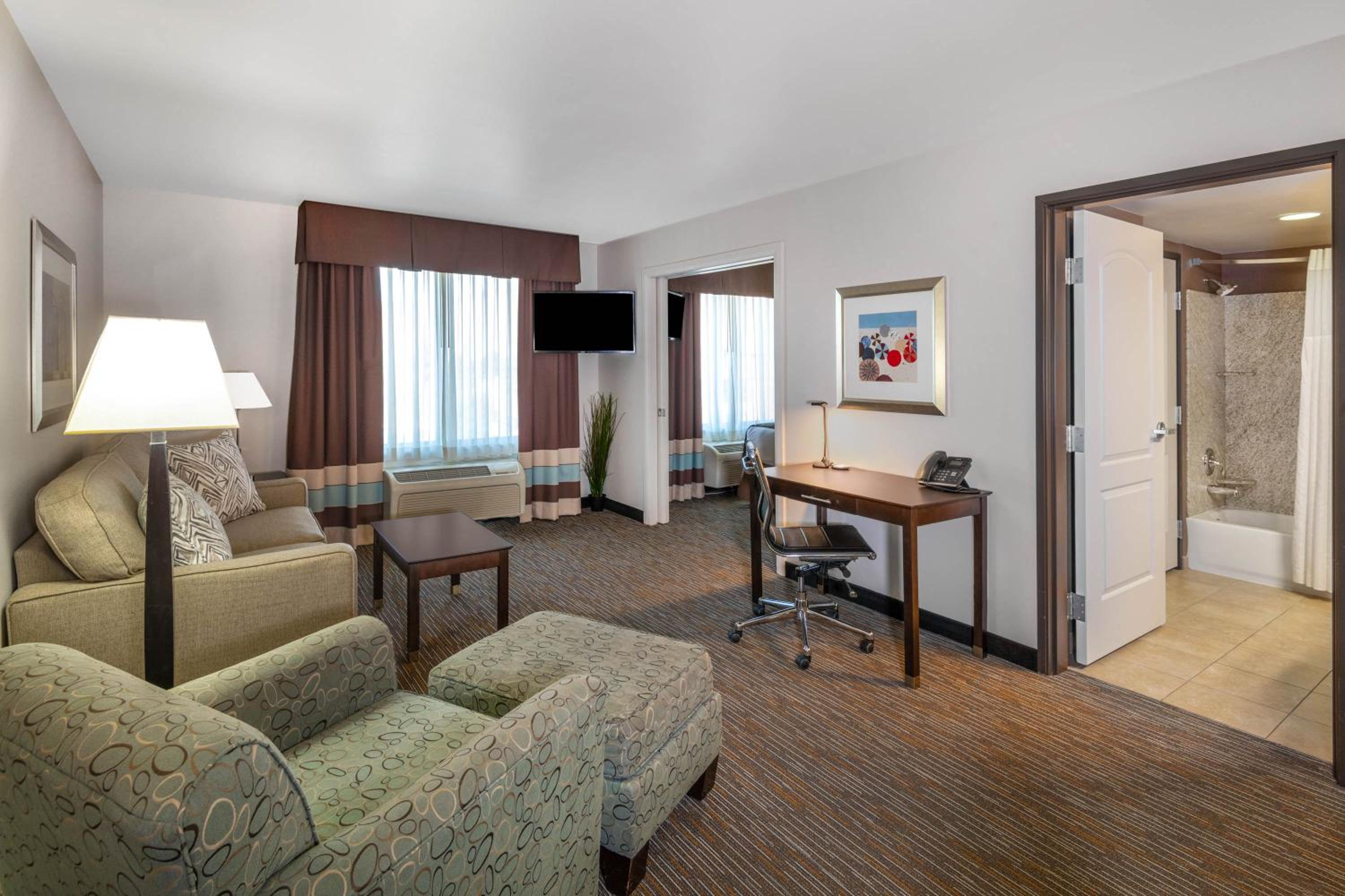King Studio Suite - Mobility Access/Non-Smoking - Photo 4