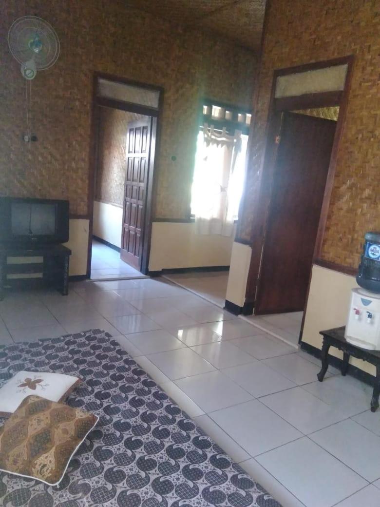 Three-Bedroom House photo 3