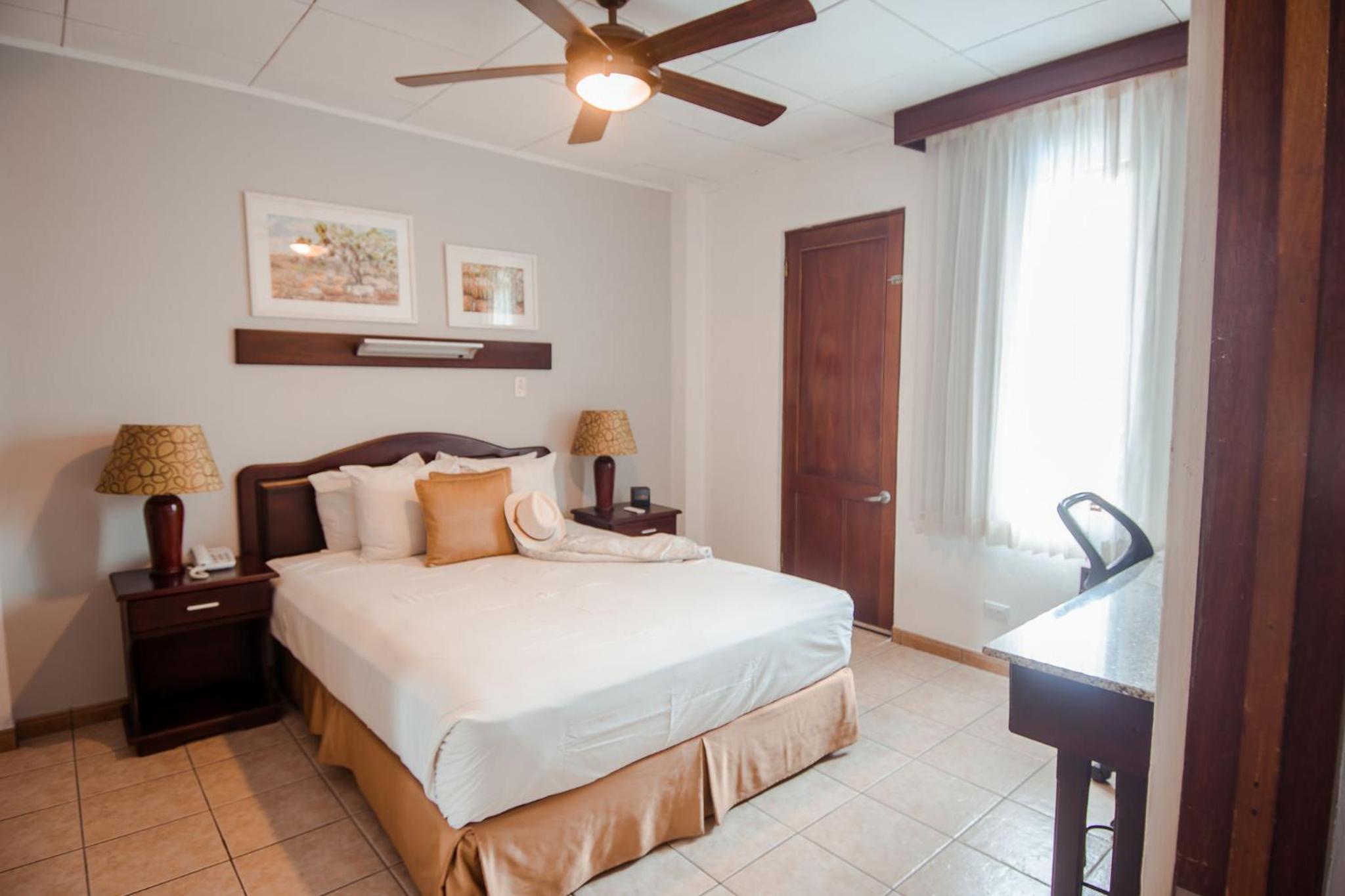 Fully Equipped Two Bedroom Family Apartment - 1 Queen Bed & 2 Single Beds