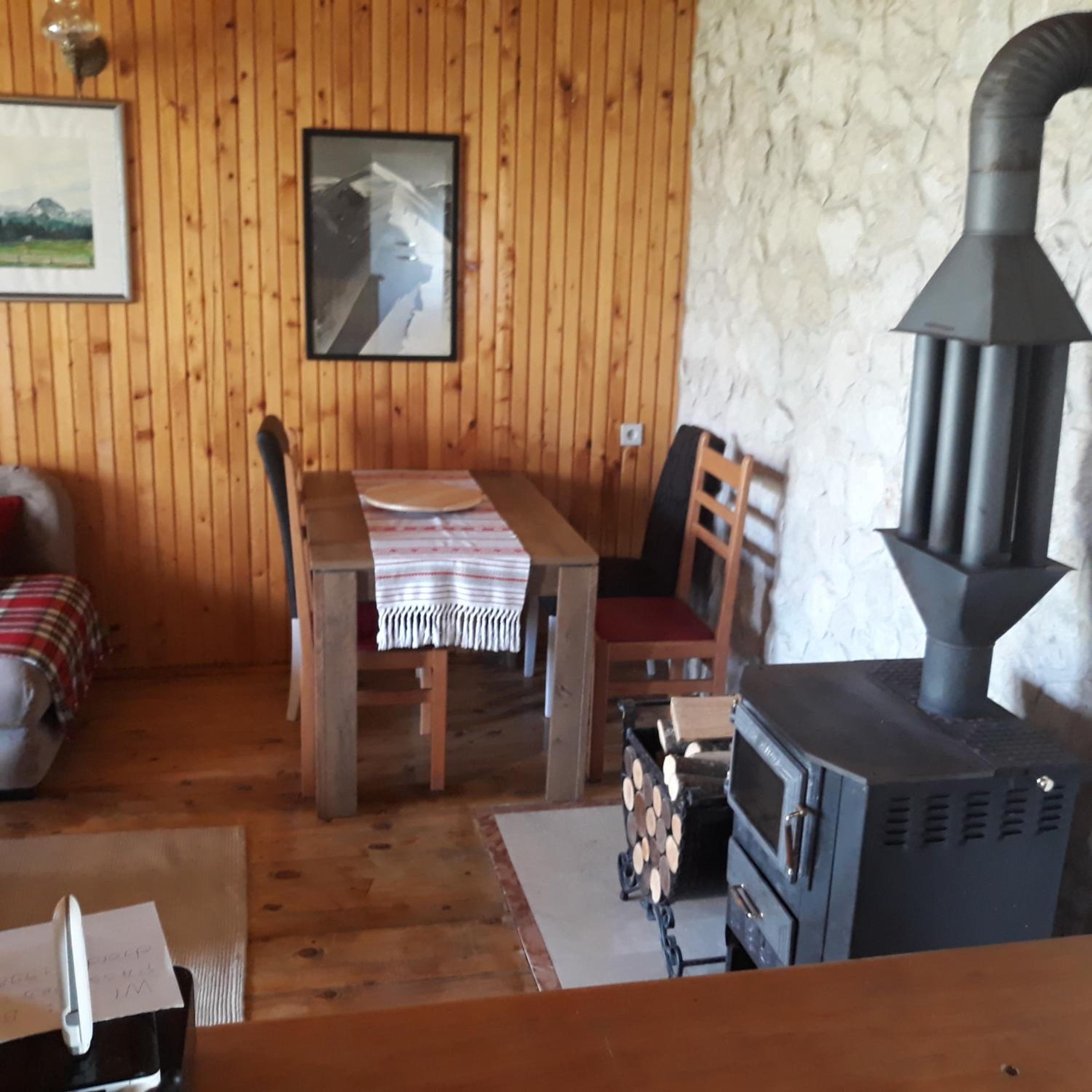 Cottage with Mountain View - Photo 10