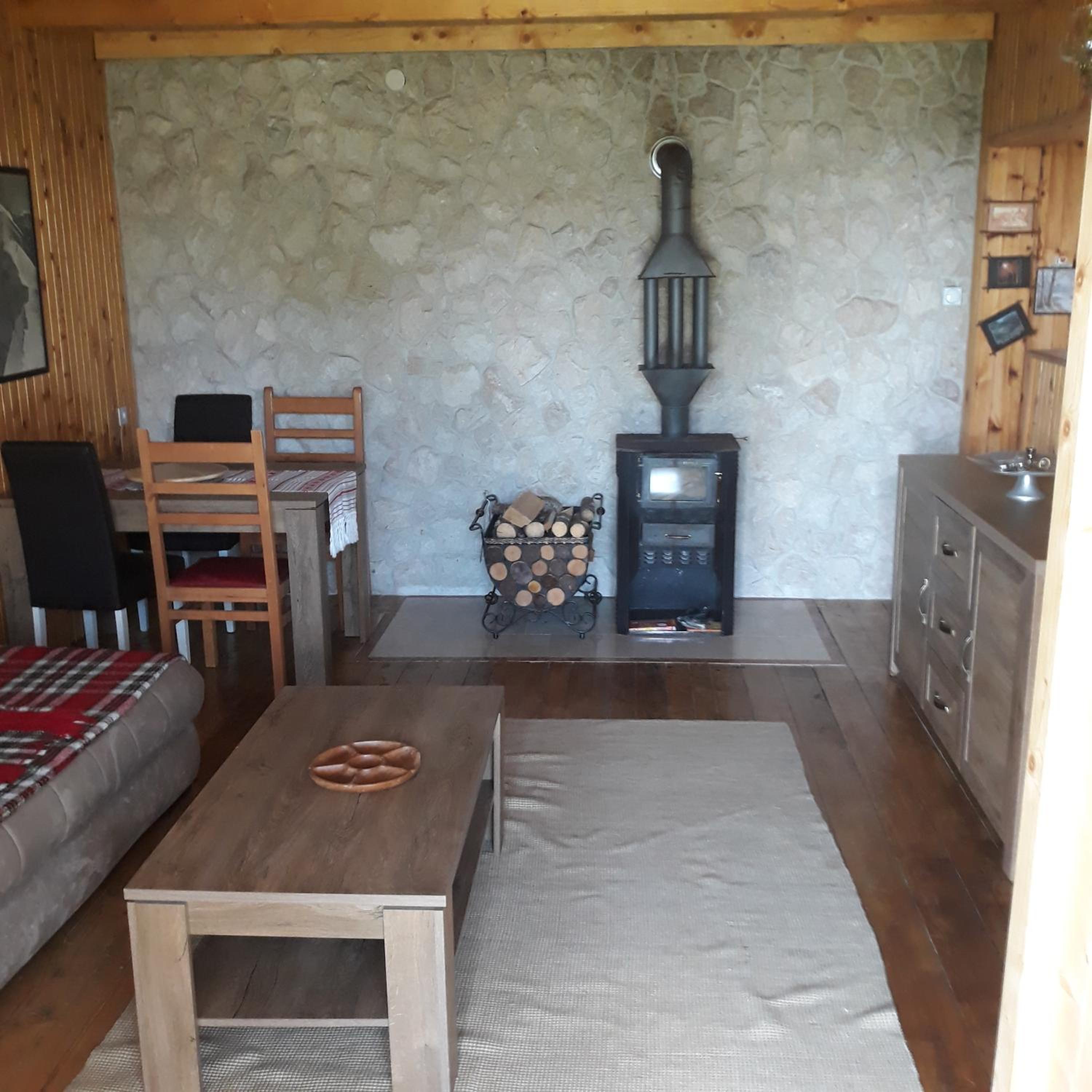 Cottage with Mountain View - Photo 8