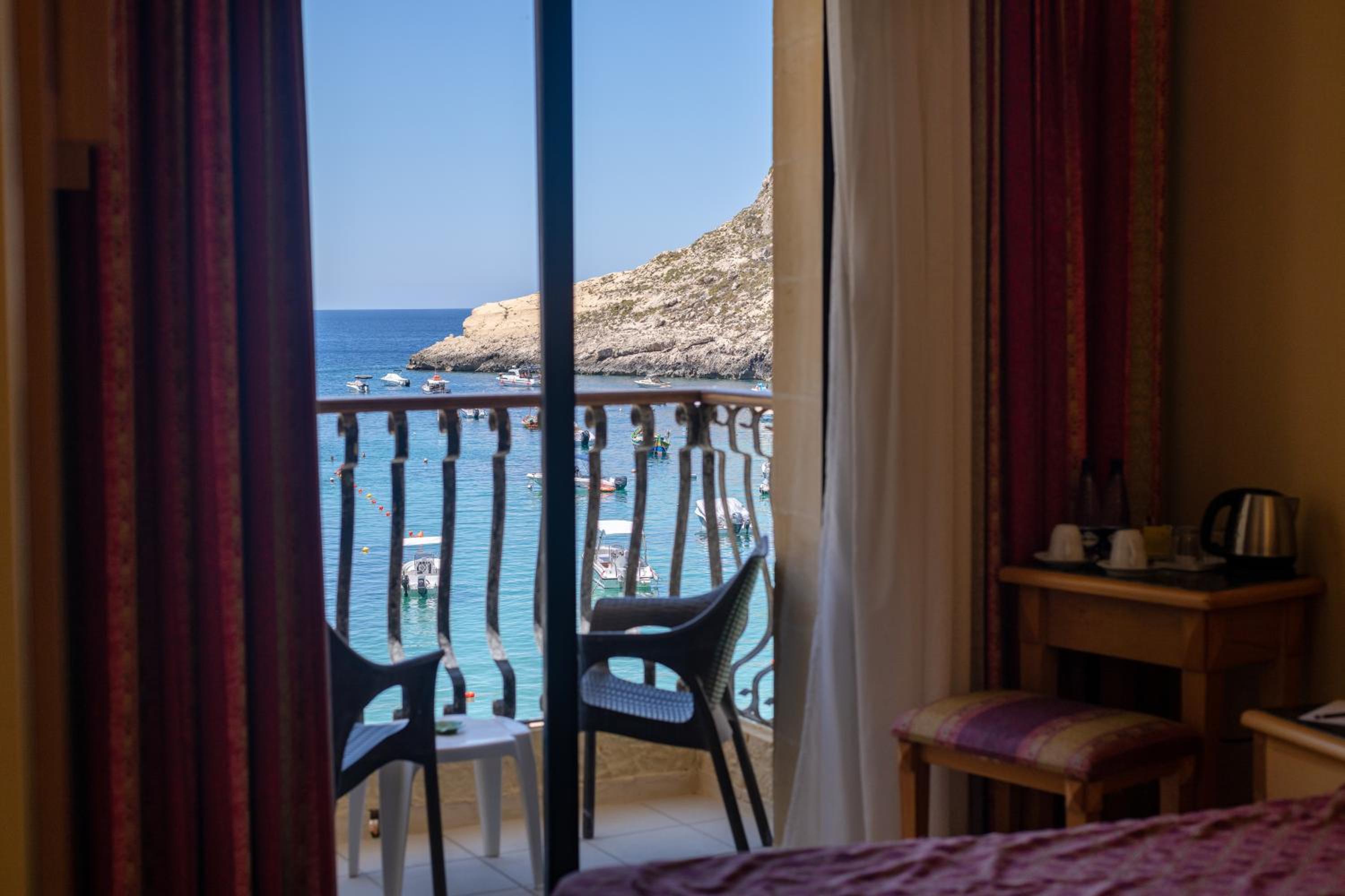 Double Room with Sea View - Photo 5