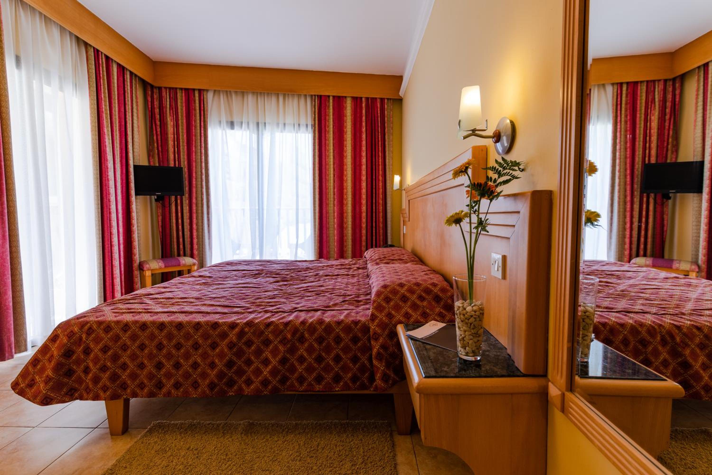Double Room with Sea View - Photo 2