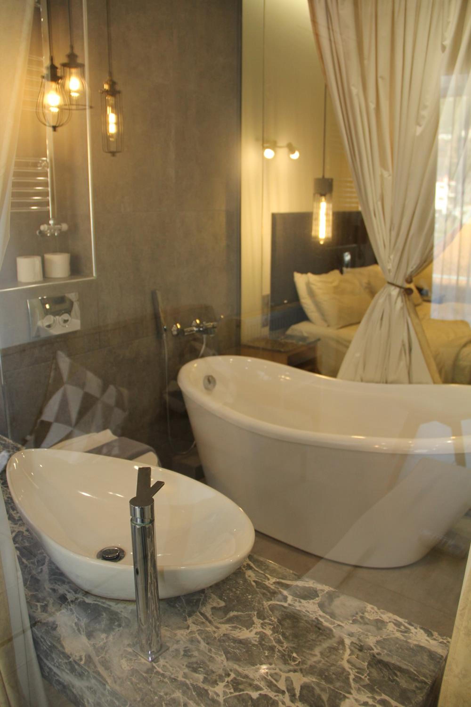 Suite - Photo 8