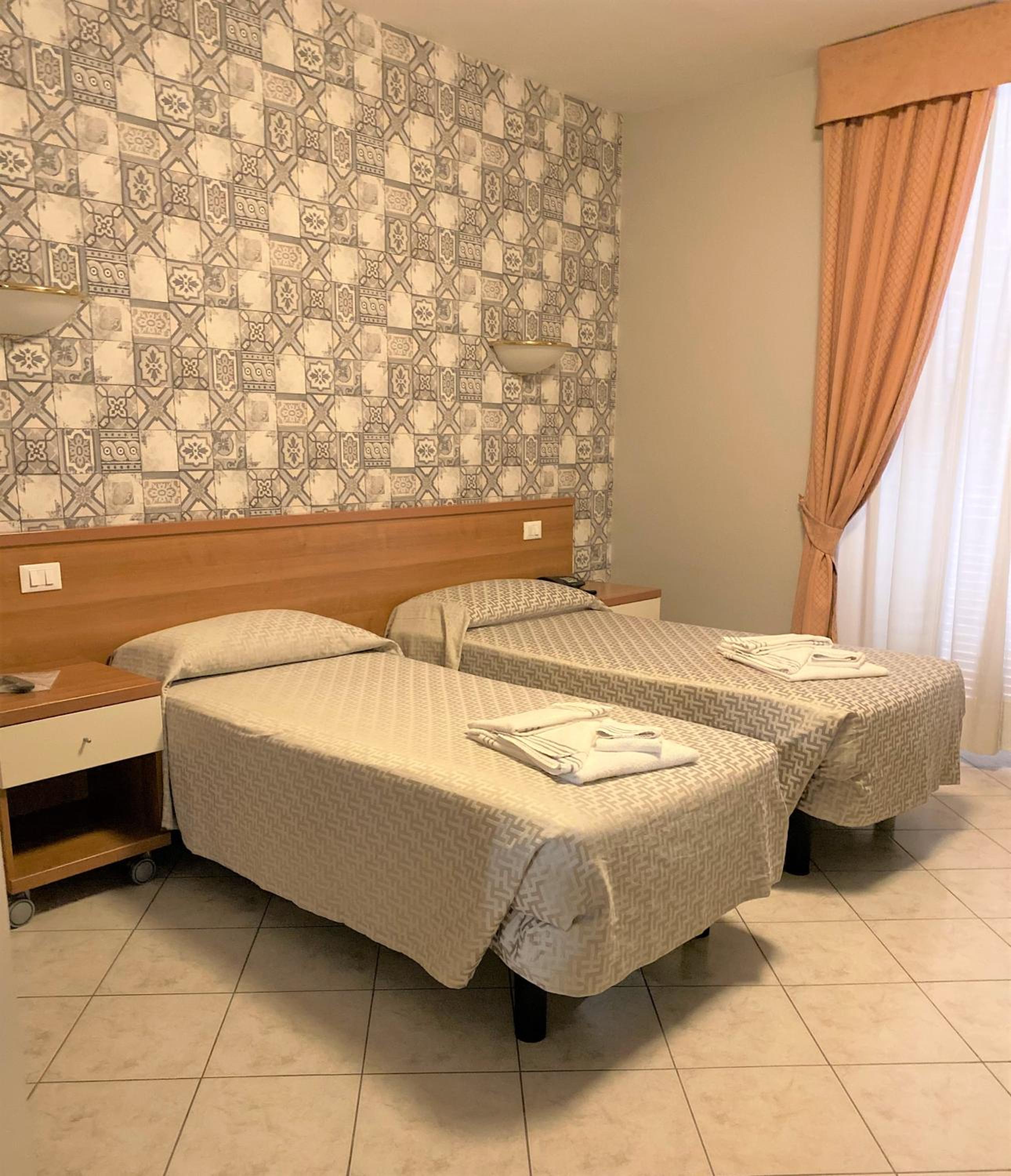 Double or Twin Room photo 3