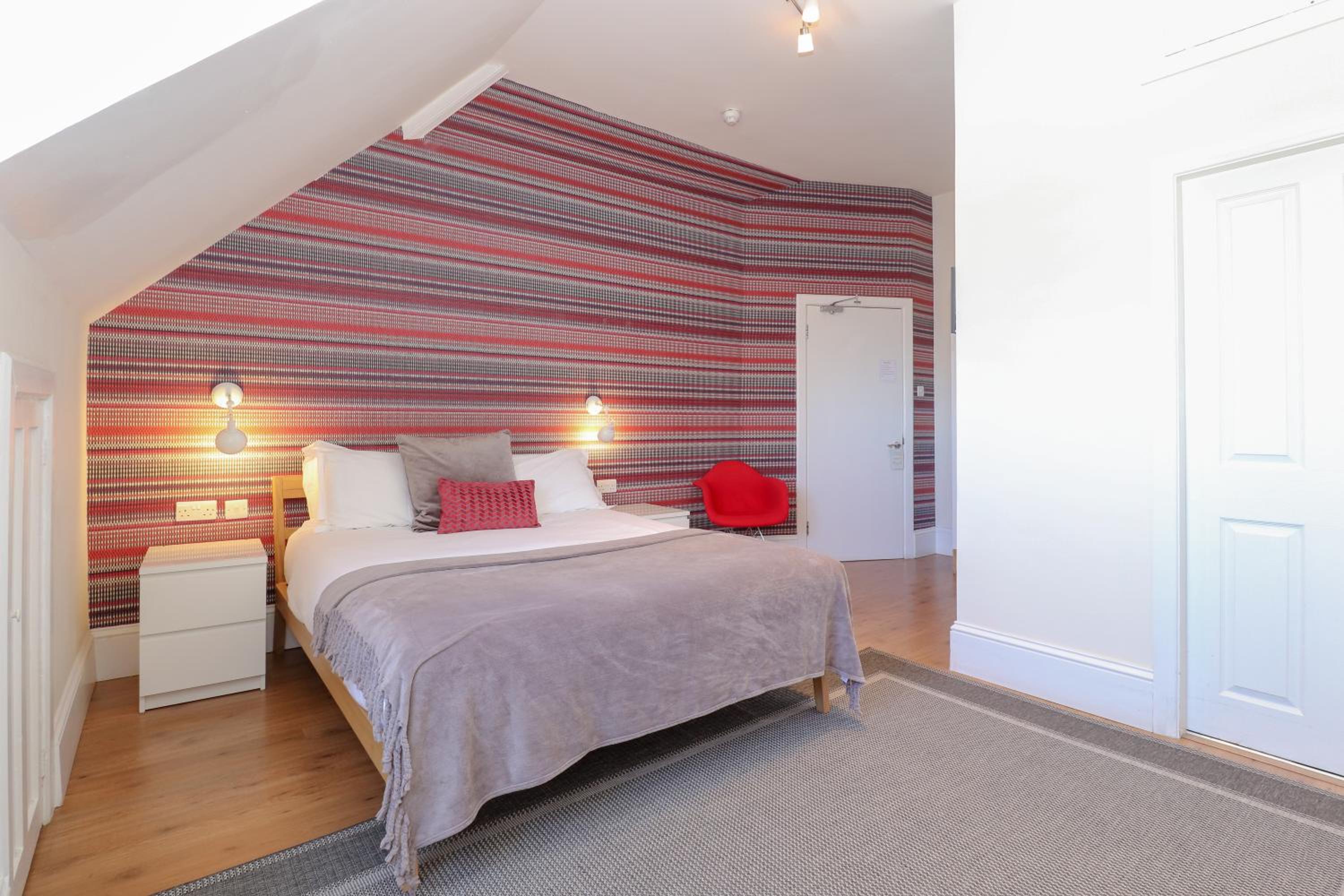 Double Room - Attic - Photo 12