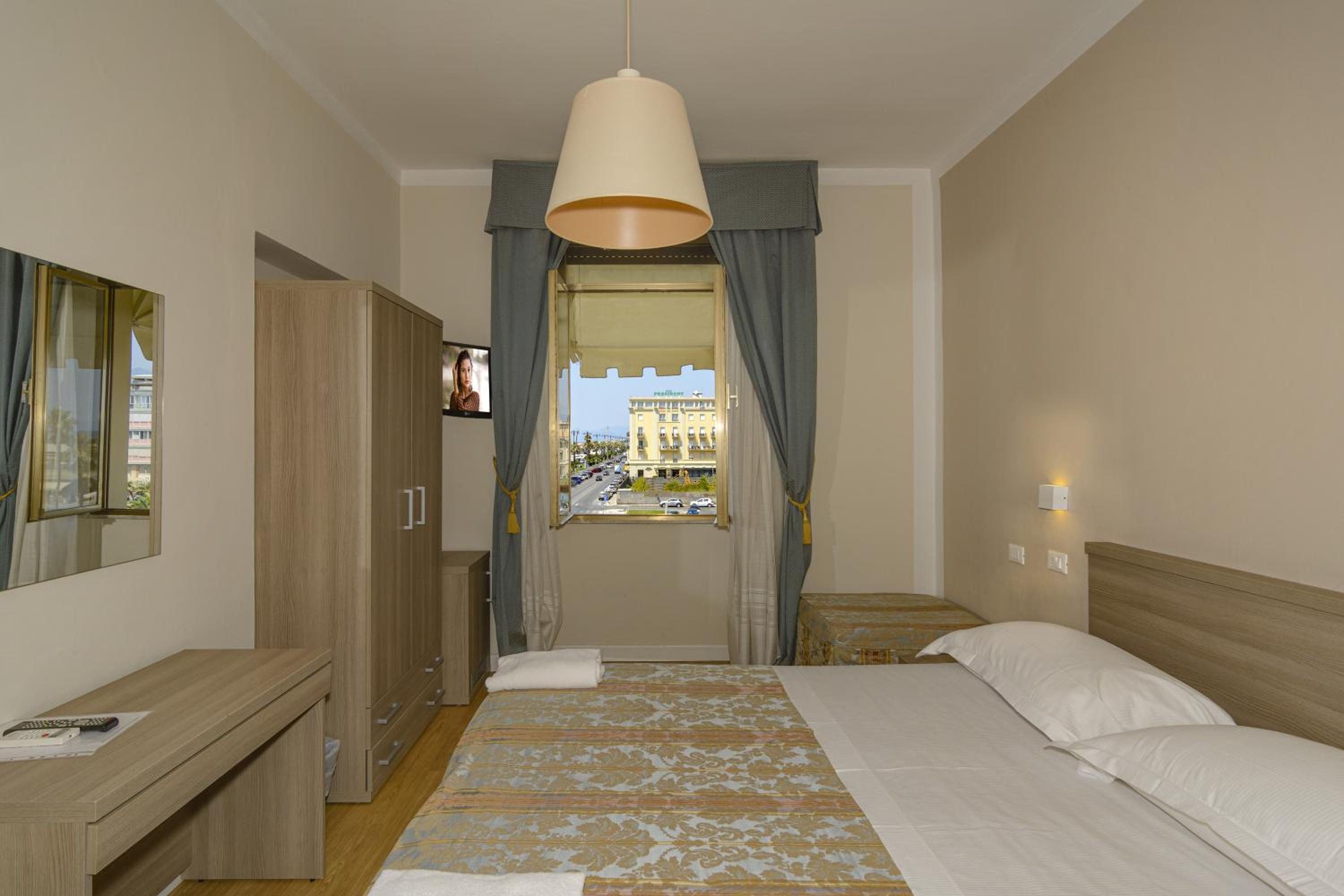 Double Room with Sea View photo 2