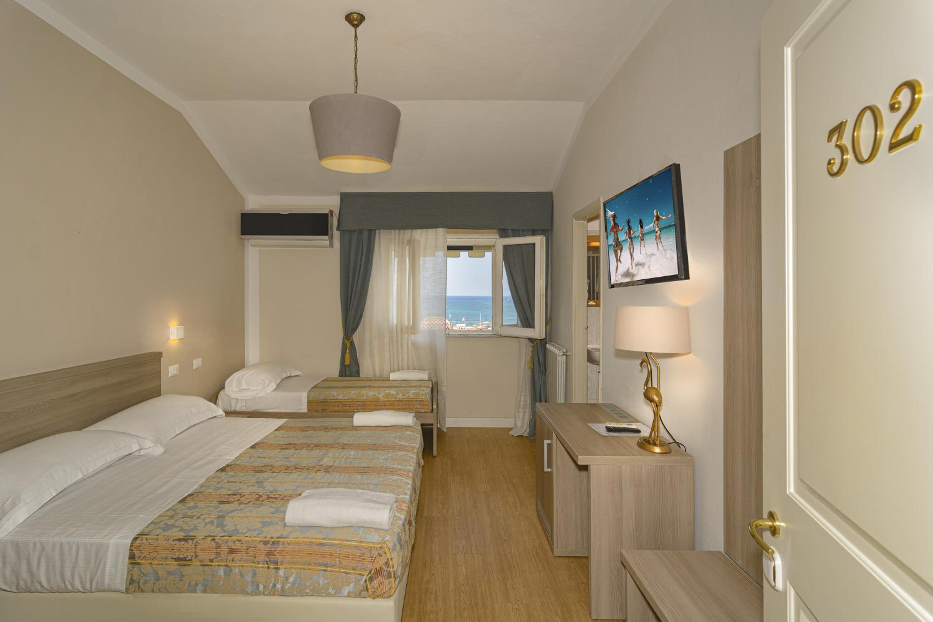 Triple Room with Sea View photo 1