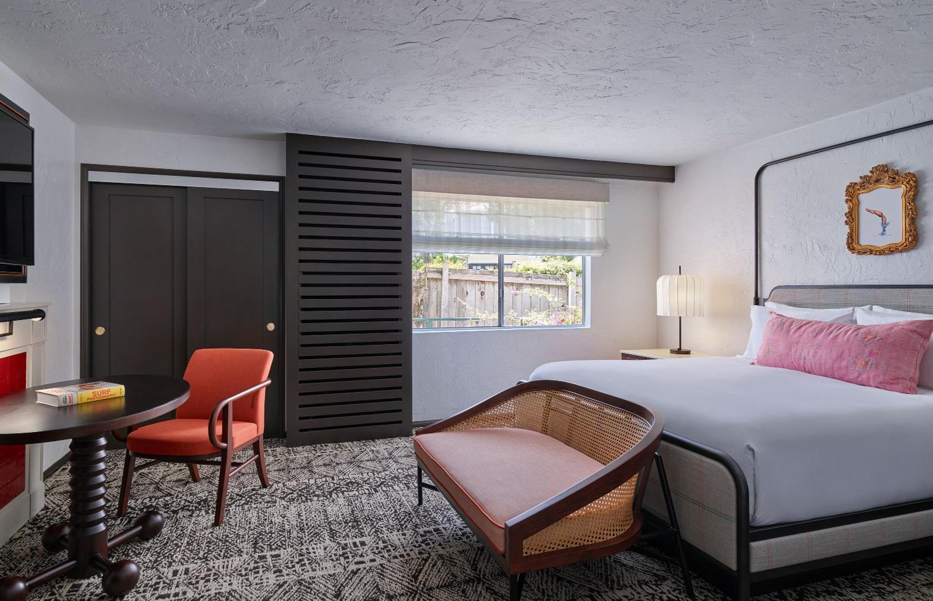 Standard King Room - Photo 4