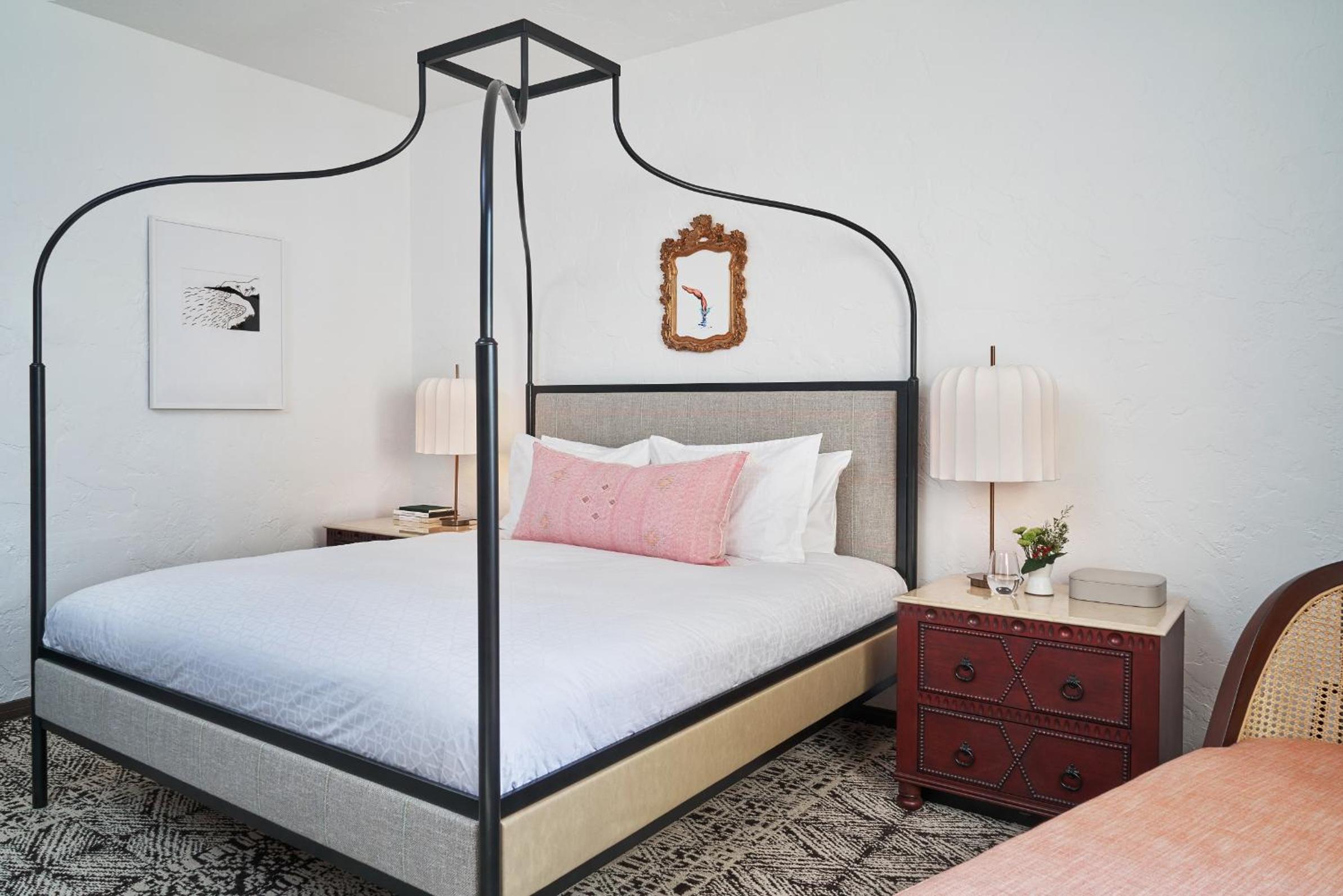 Standard King Room - Photo 1