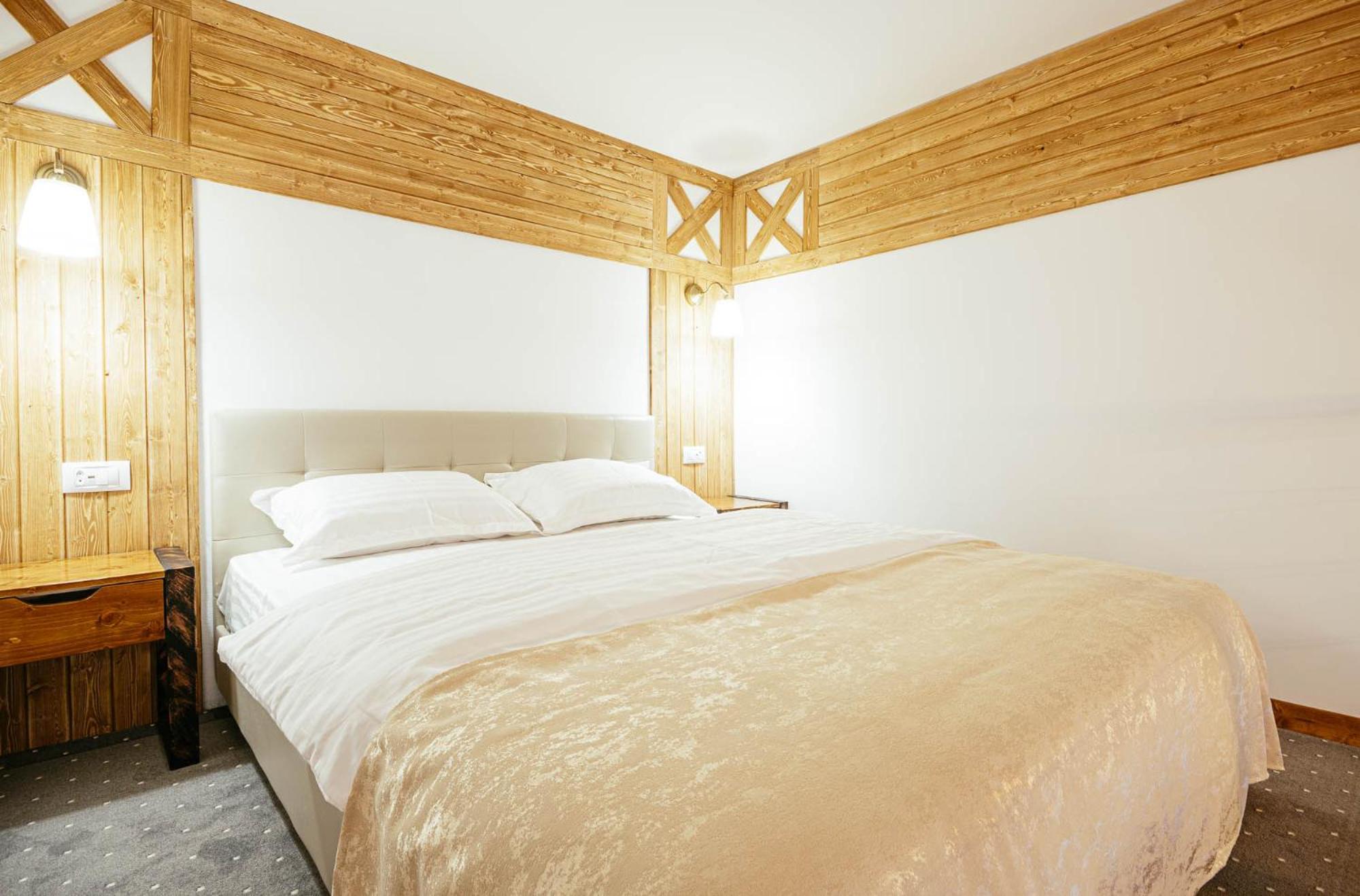 Double Room - Photo 9