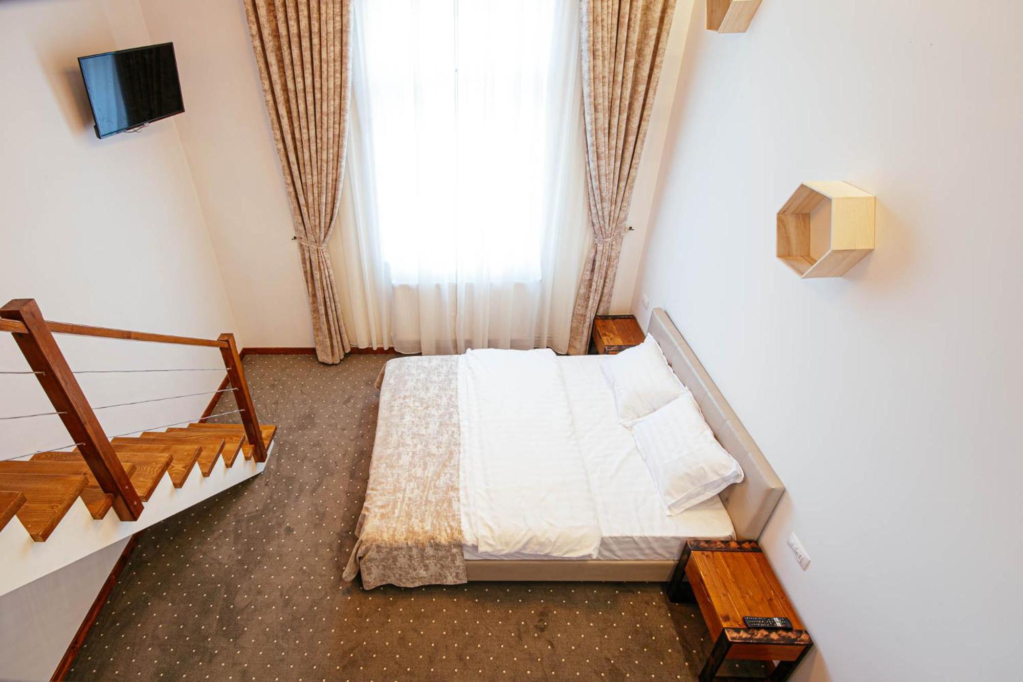 Suite - Photo 7