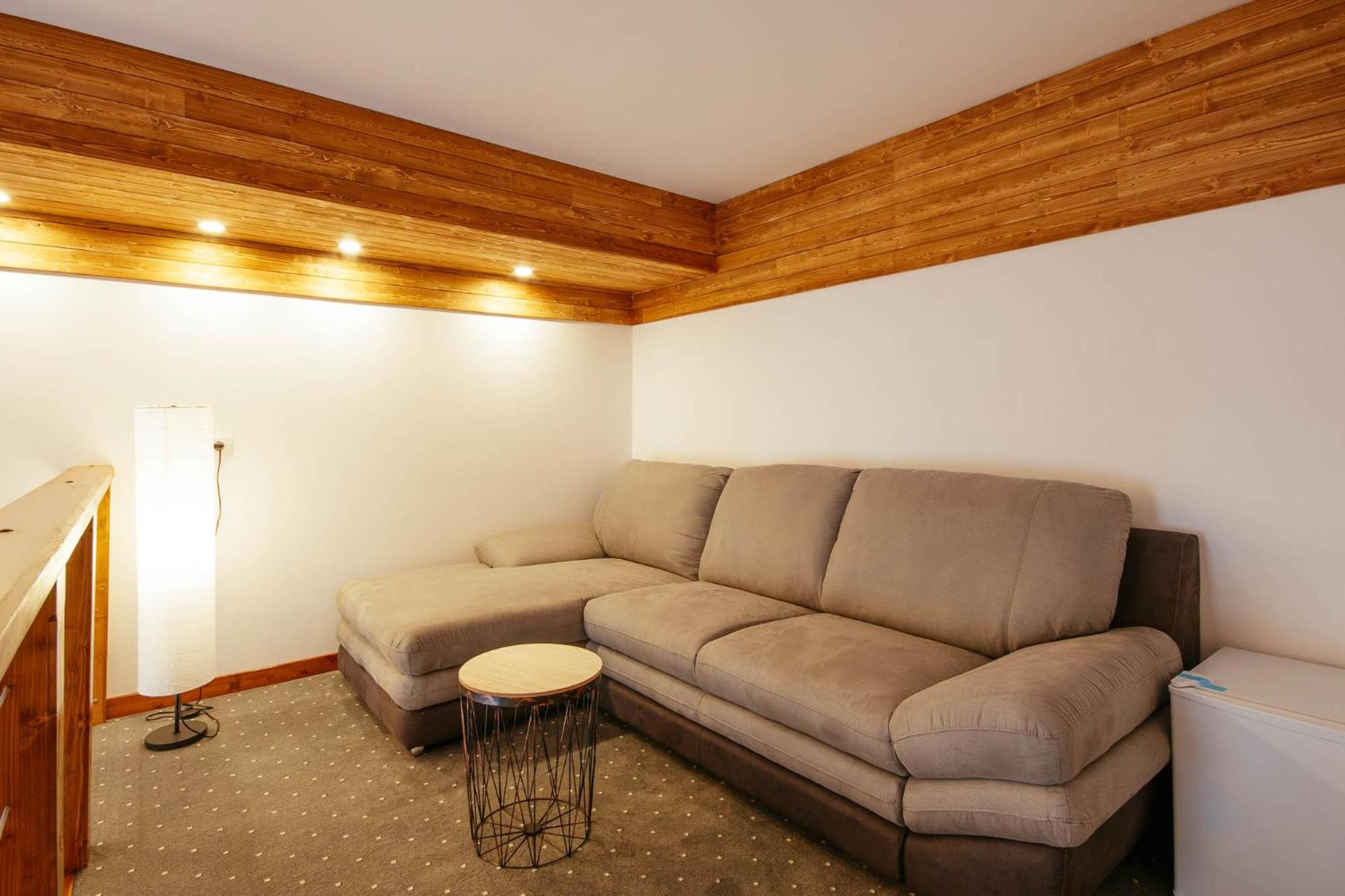Suite - Photo 8