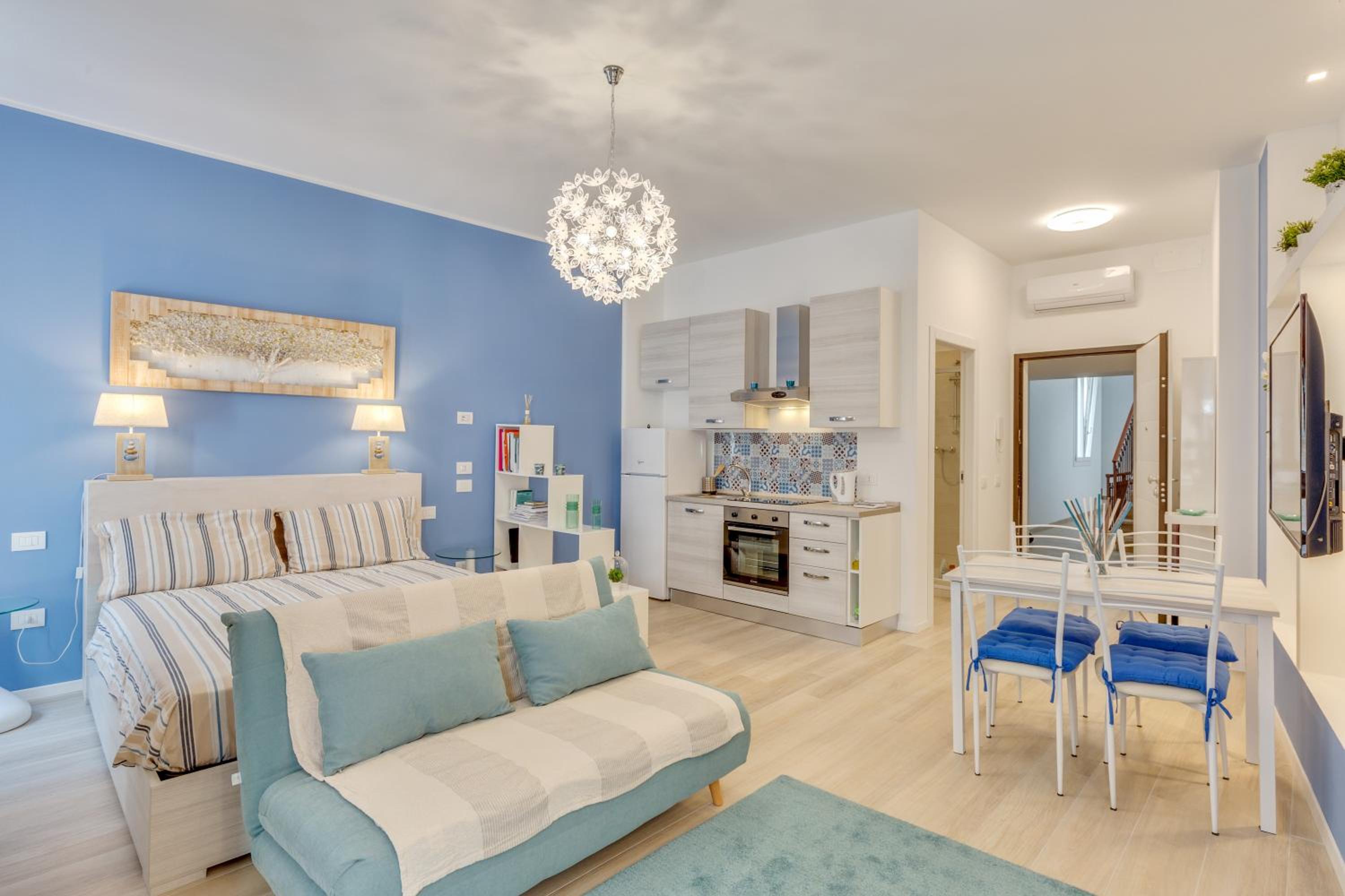 Deluxe Apartment