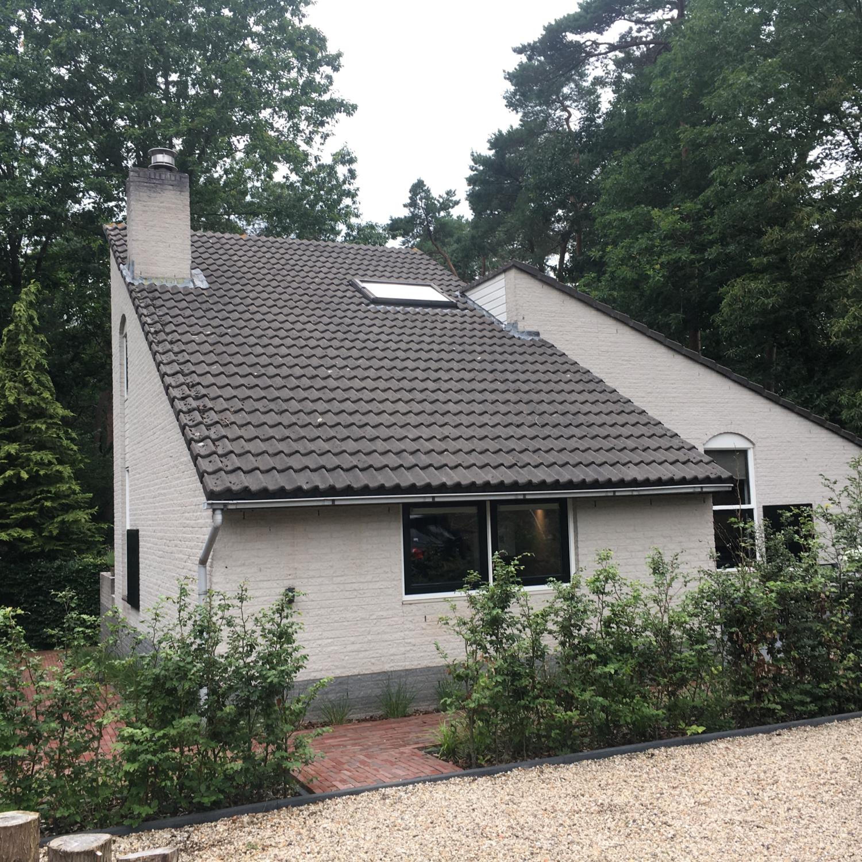 Three-Bedroom House photo 3