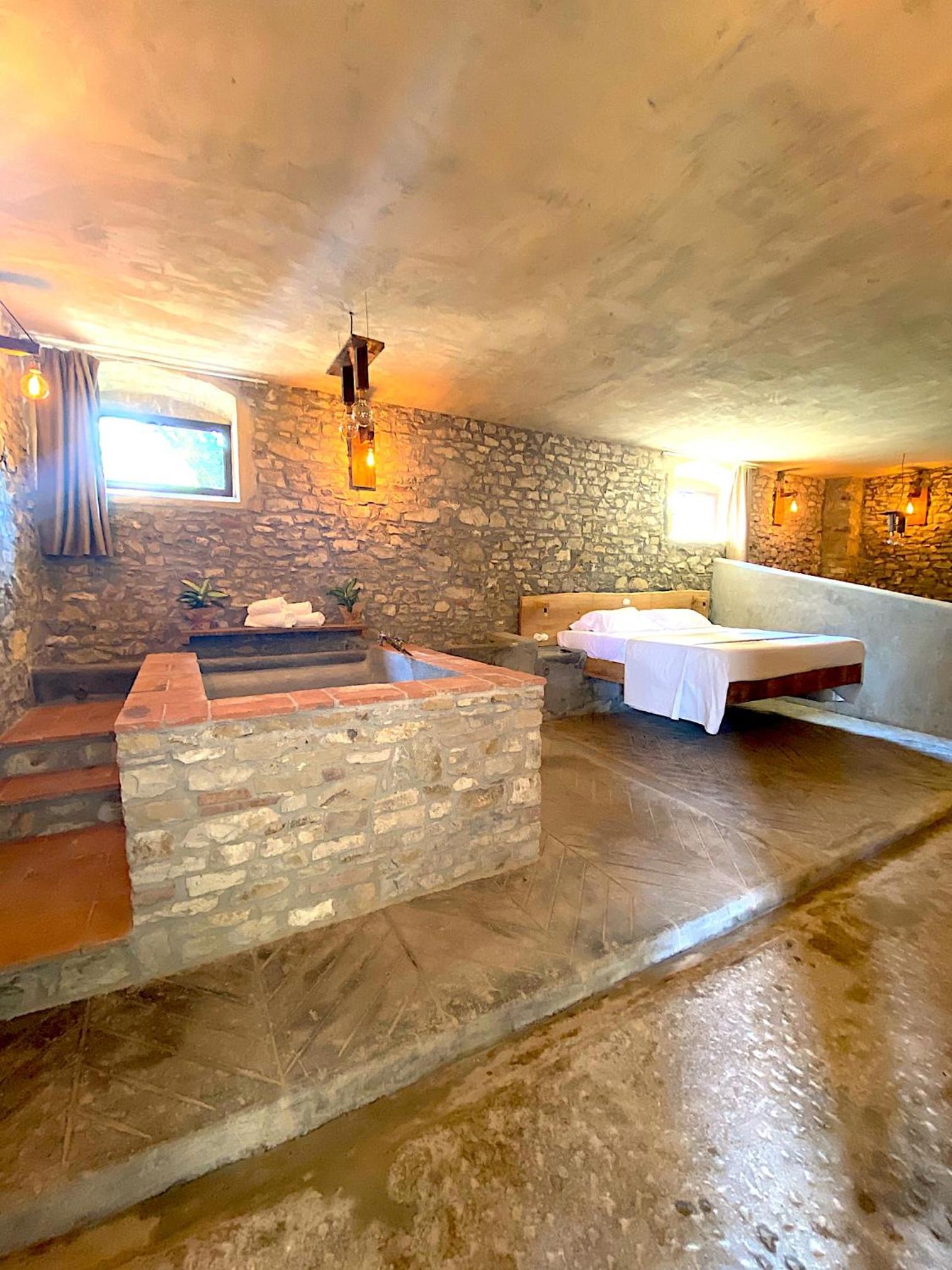 Loft - Photo 1