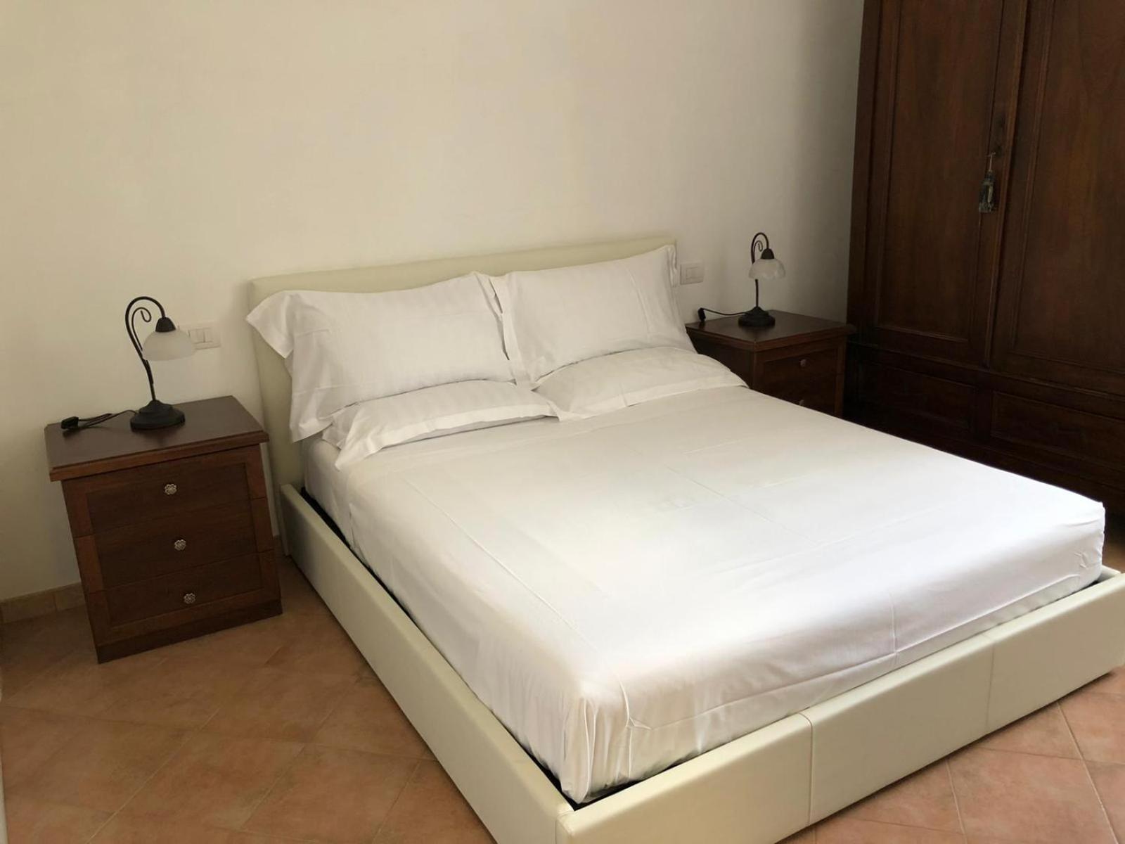 Double Room - Photo 7