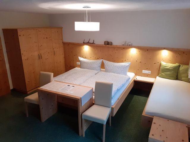 Family Room with Balcony photo 3